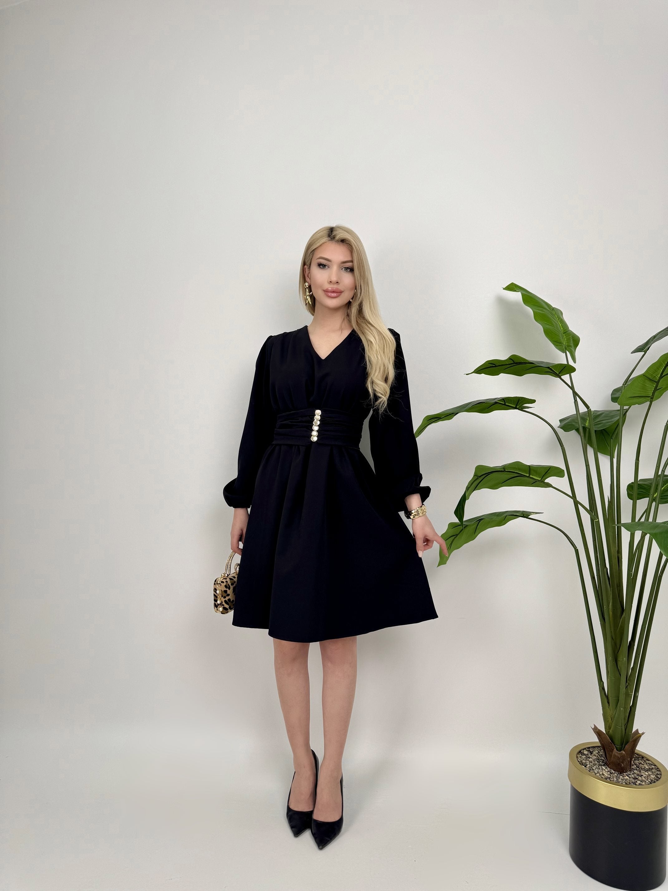 1003 OMUZ PİLE KUŞAKLI ELBİSE