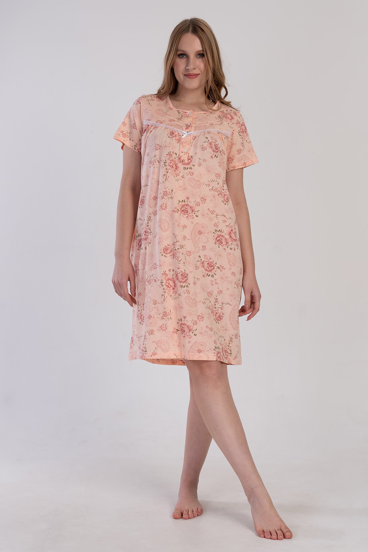 Woman Ompha Nightgown