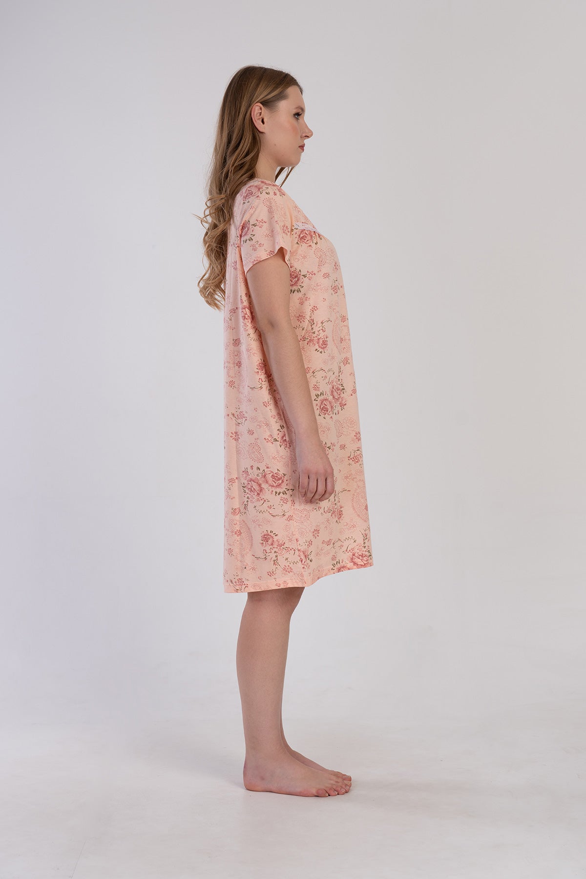 Woman Ompha Nightgown