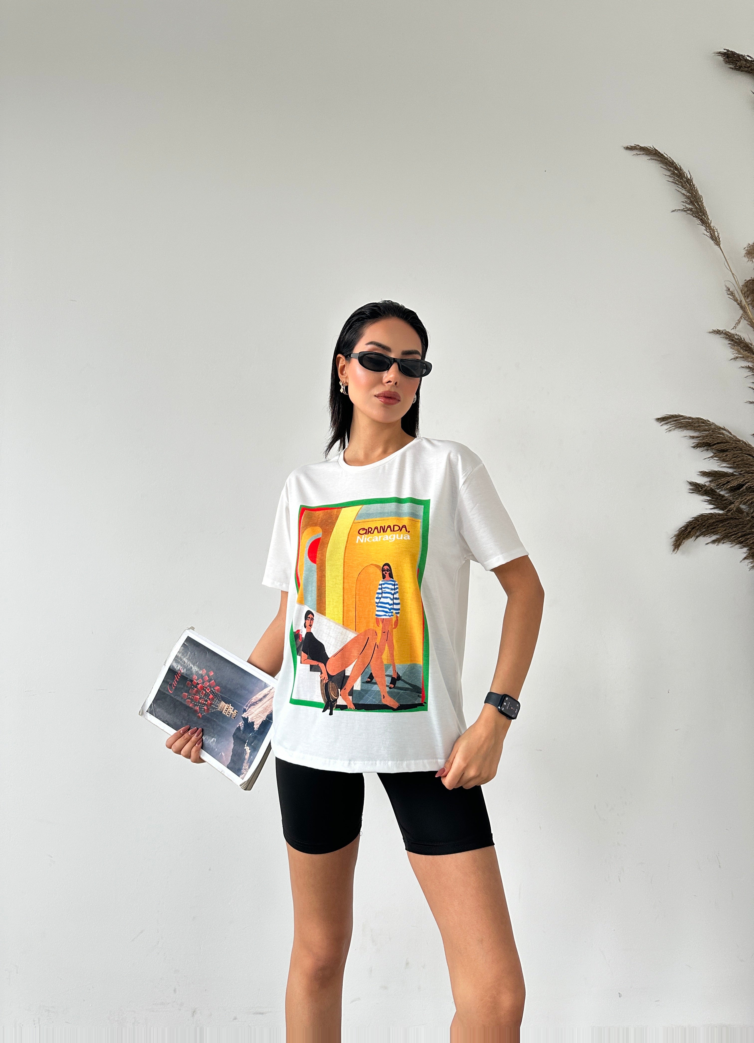 Contrast Girl Printed T-shirt