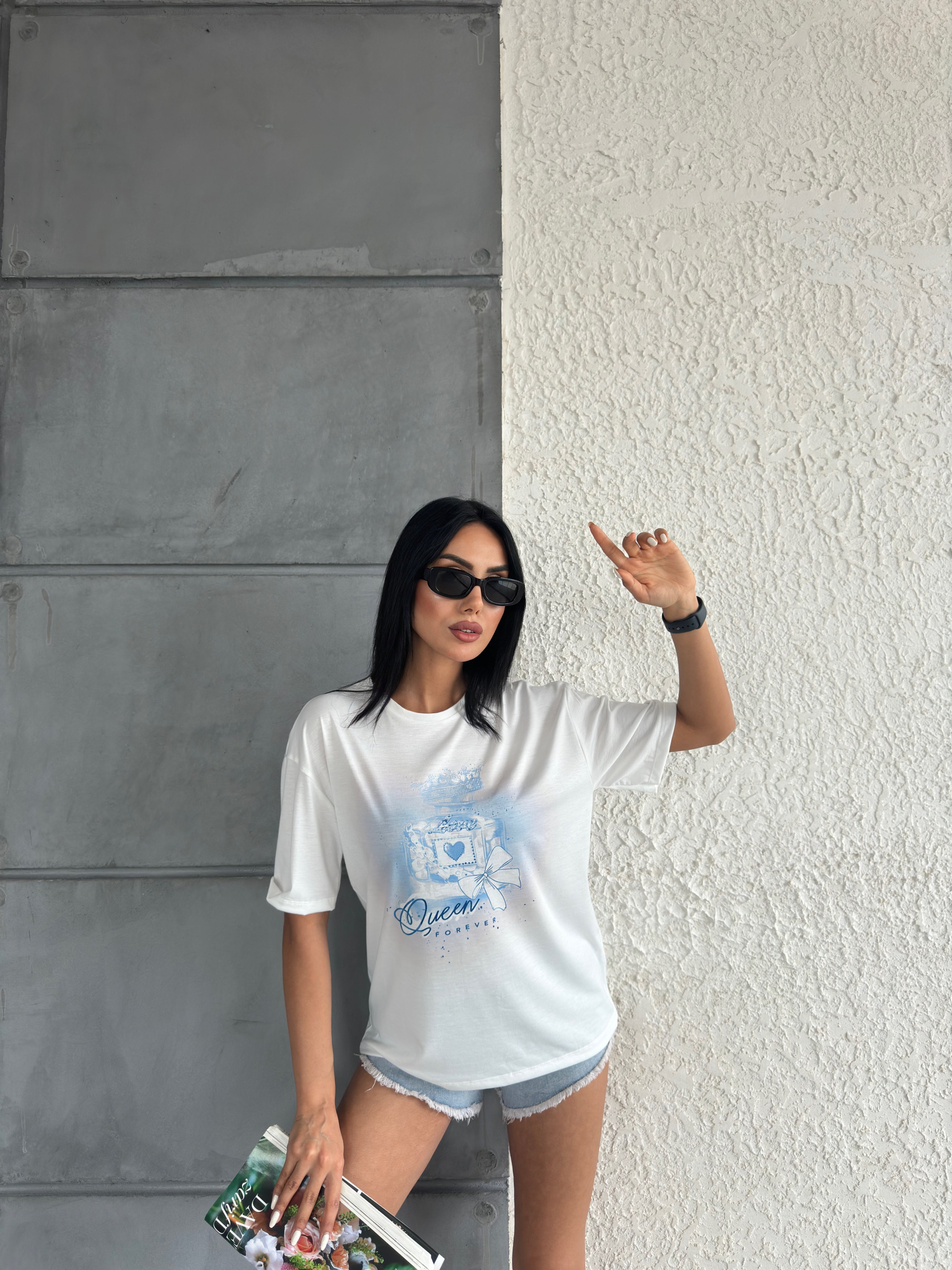 Queen Printed Basic T-shirt