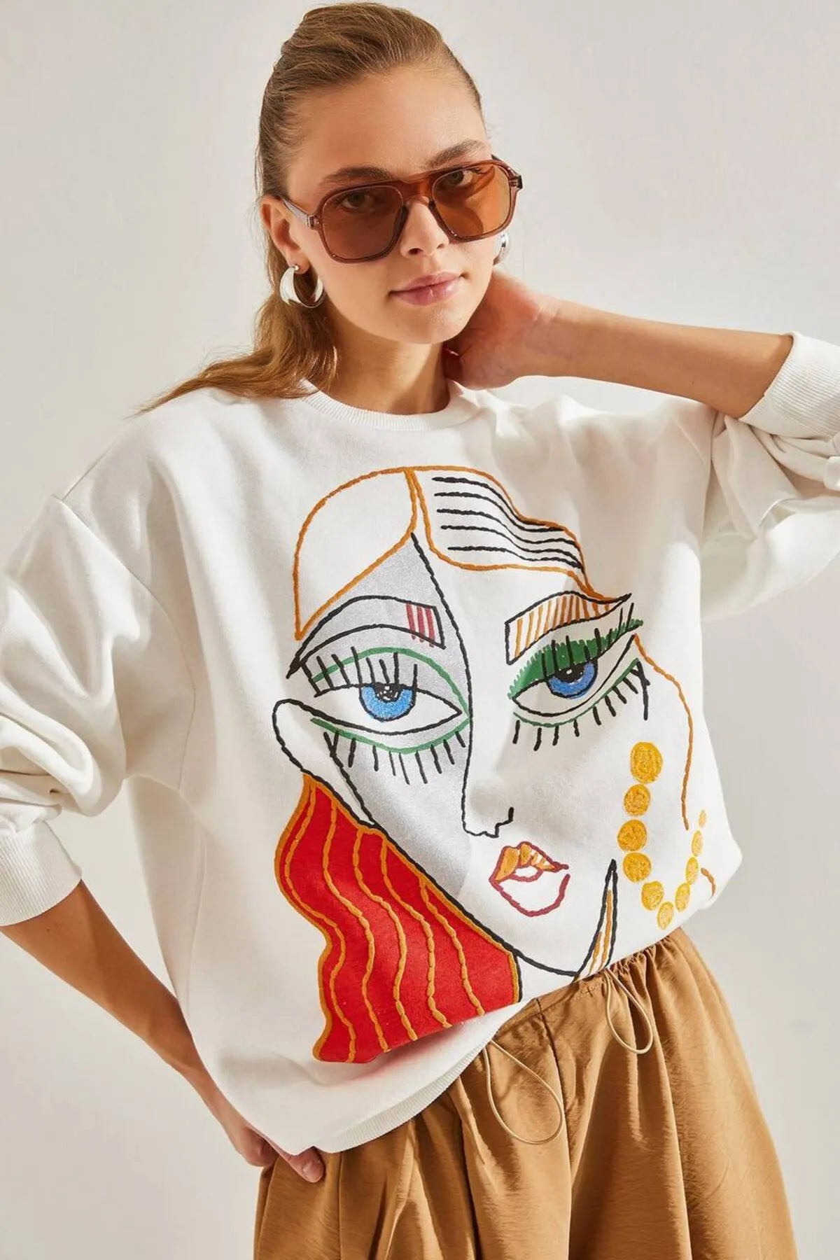 Kadın Figür Baskılı Bisiklet Yaka 3 İplik Şardonlu Sweatshirt
