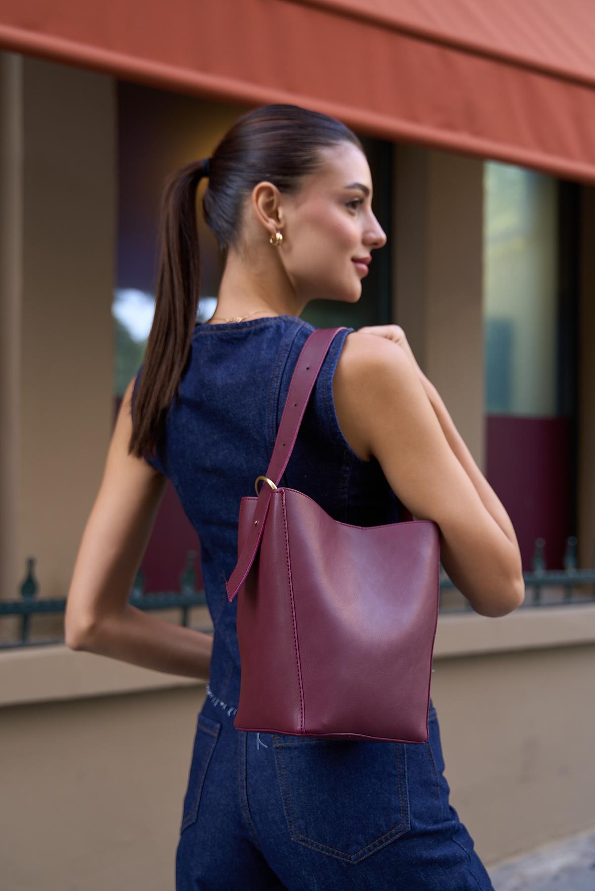 Elenora Shoulder Bag with Strap Detail