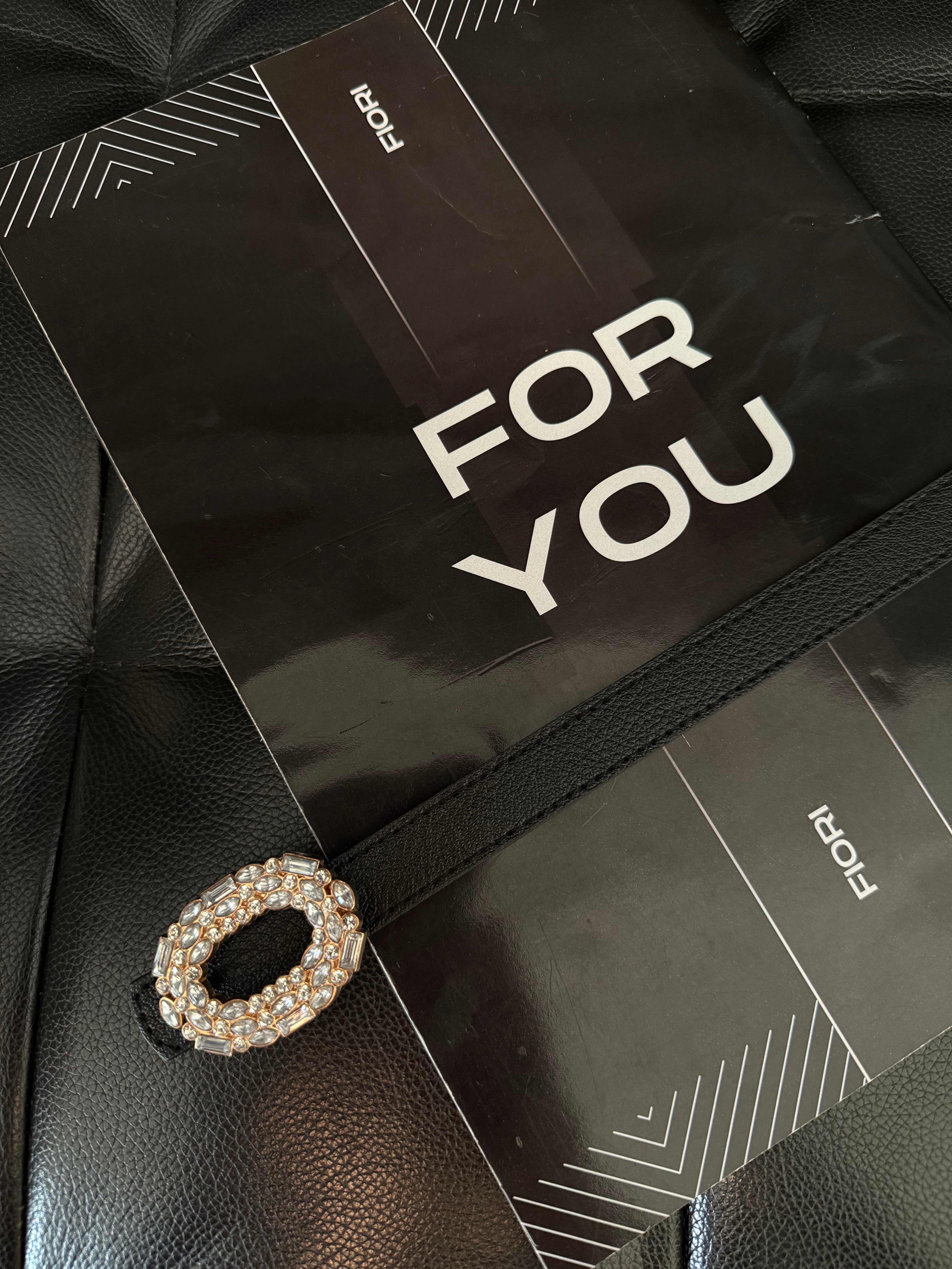 Women's Belt with Round Stone Buckle