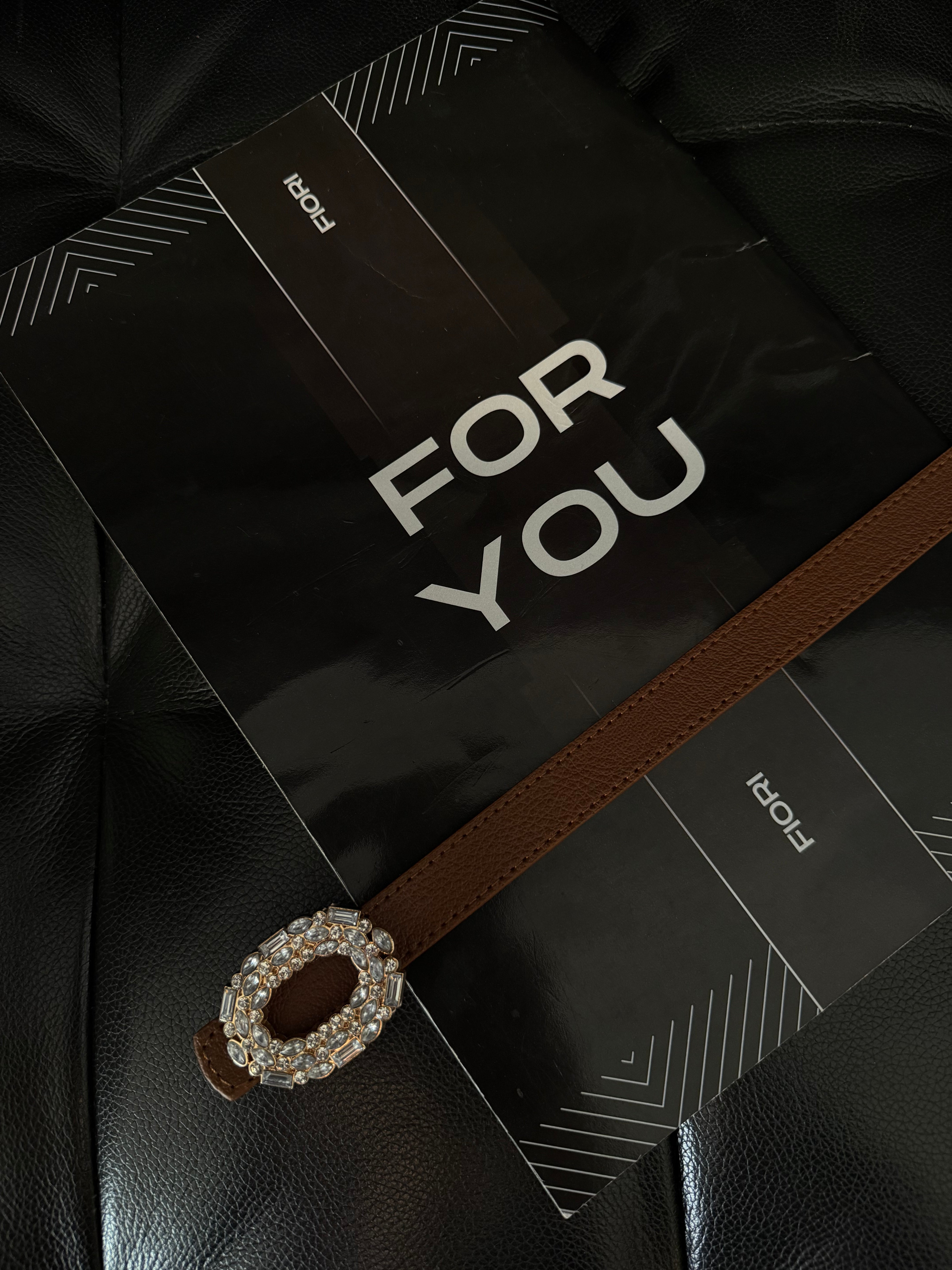 Women's Belt with Round Stone Buckle