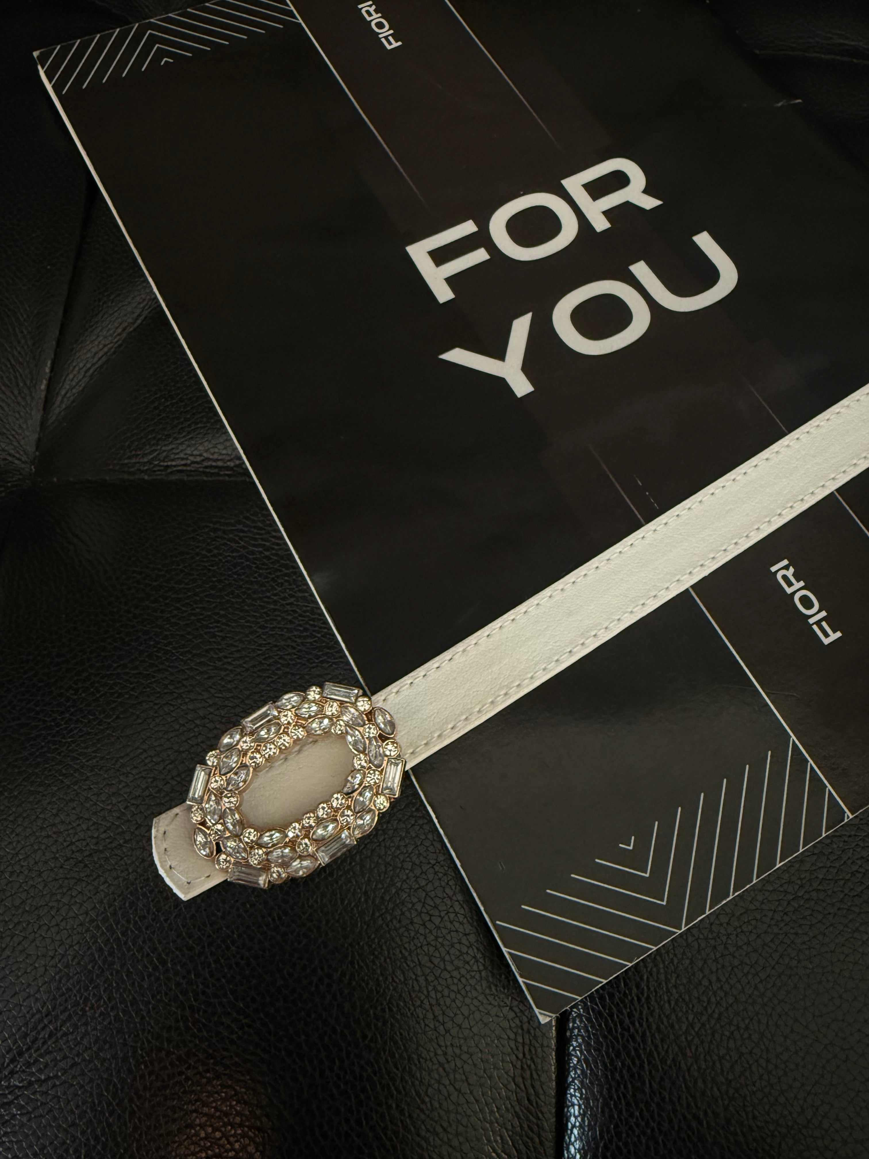 Women's Belt with Round Stone Buckle