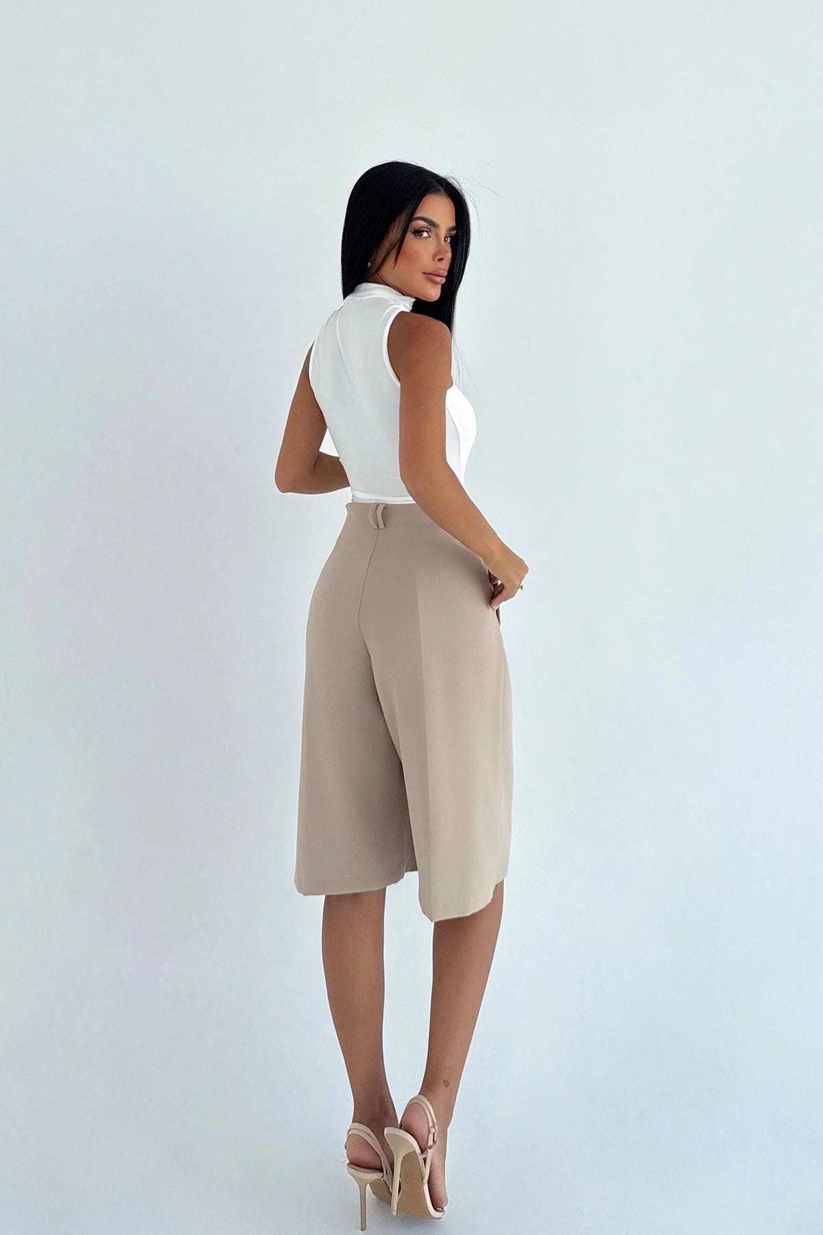 Bej Basic Mini Şort