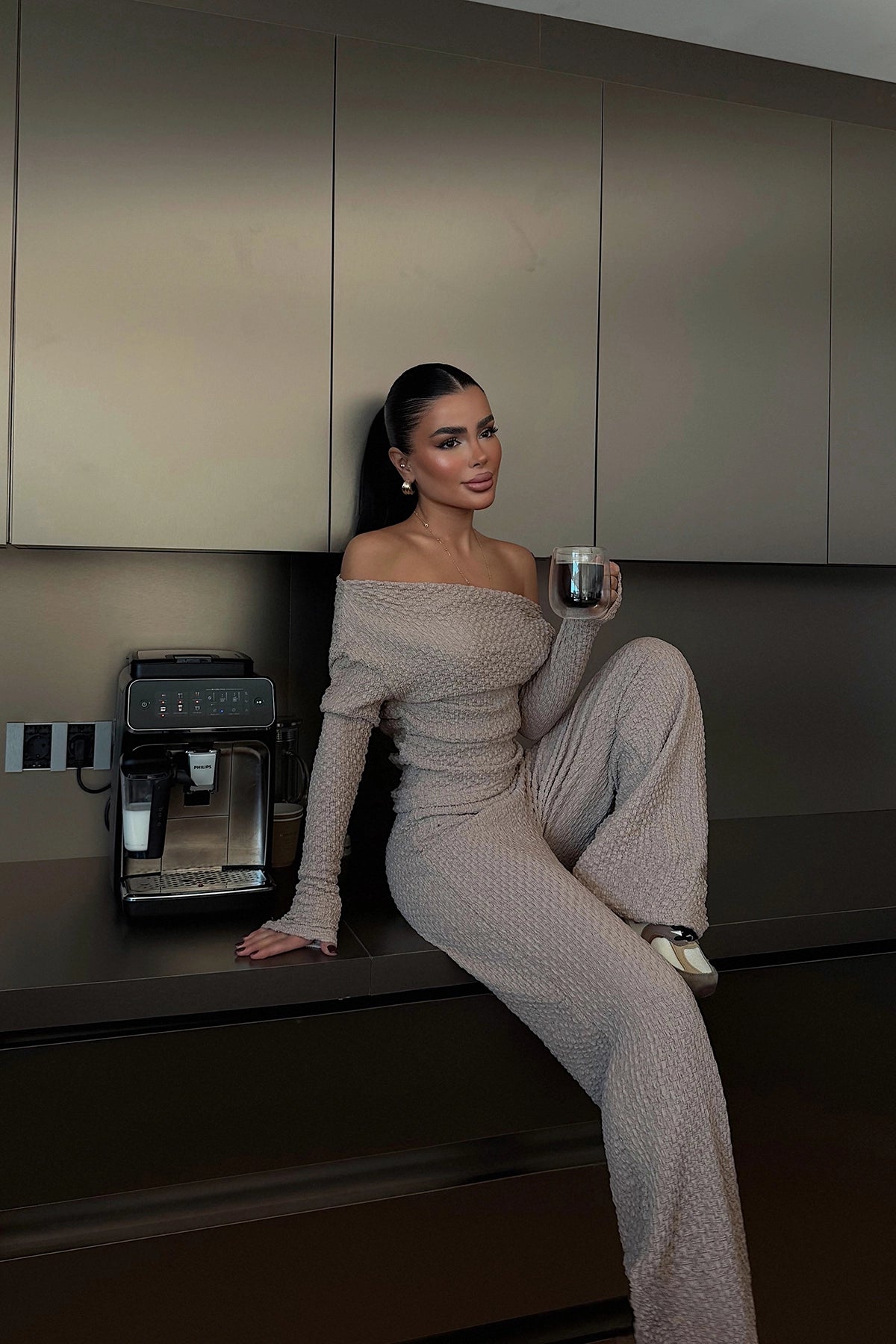 Krem Pantolonlu Takım