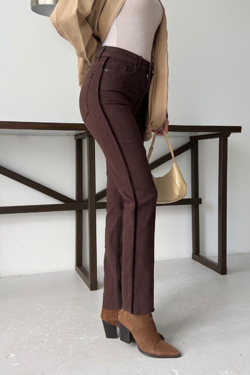 Şerit Detaylı Mom Fit Kot Pantolon 7111