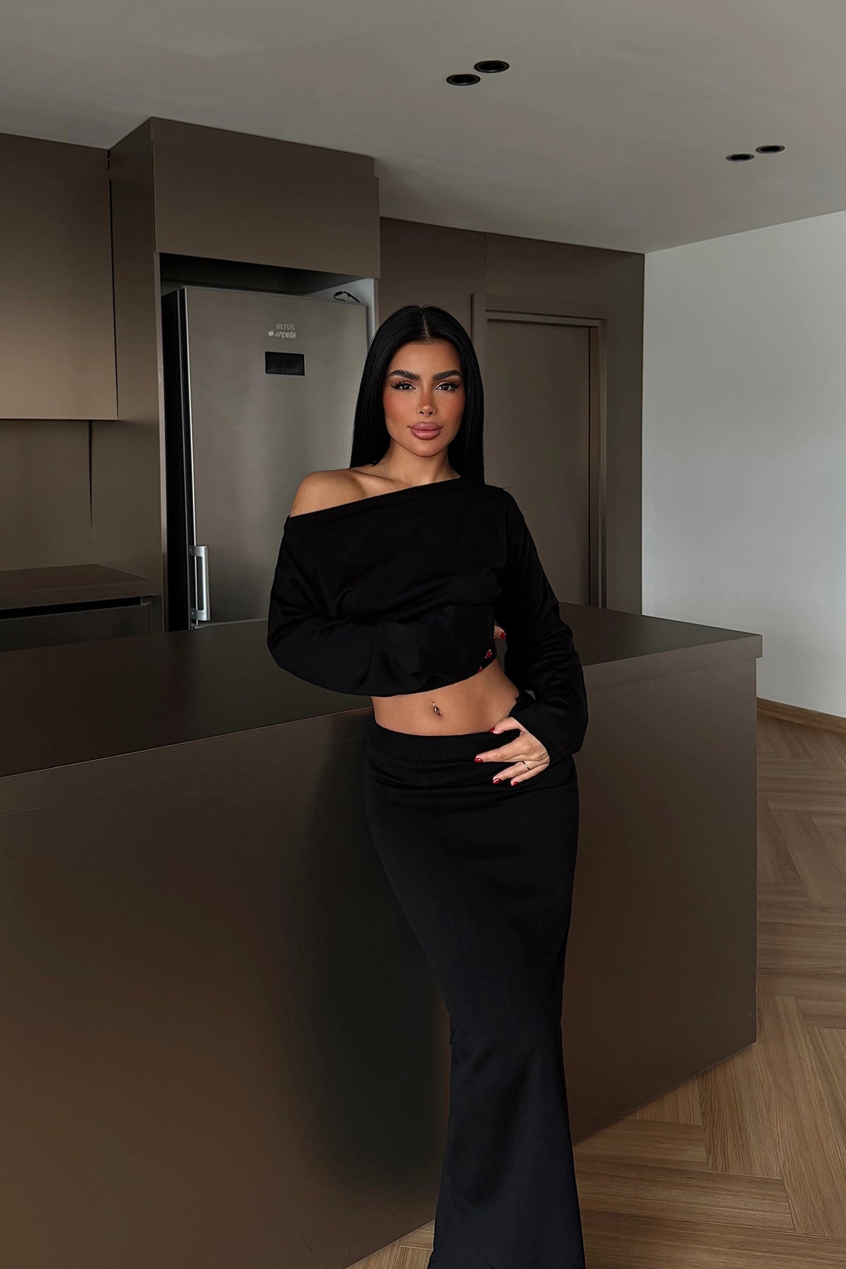 Siyah Uzun Kollu Etekli Takım