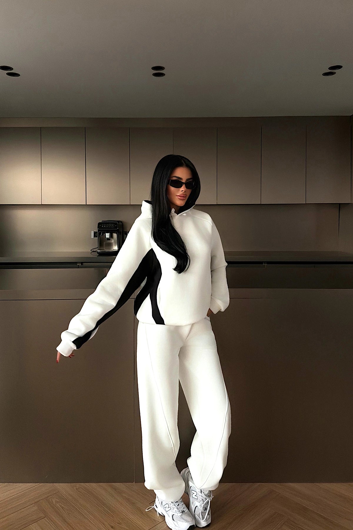 Beyaz Çift Renk Kapşonlu Eşofman Takım XS