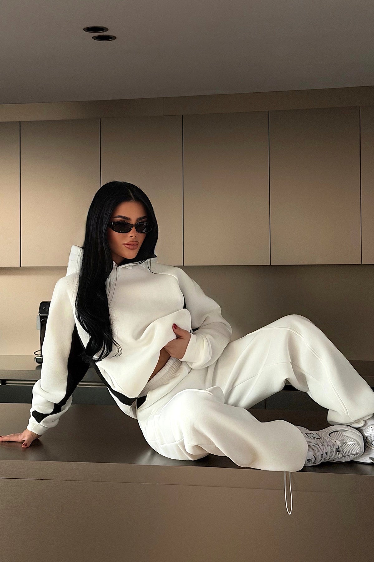 Beyaz Çift Renk Kapşonlu Eşofman Takım