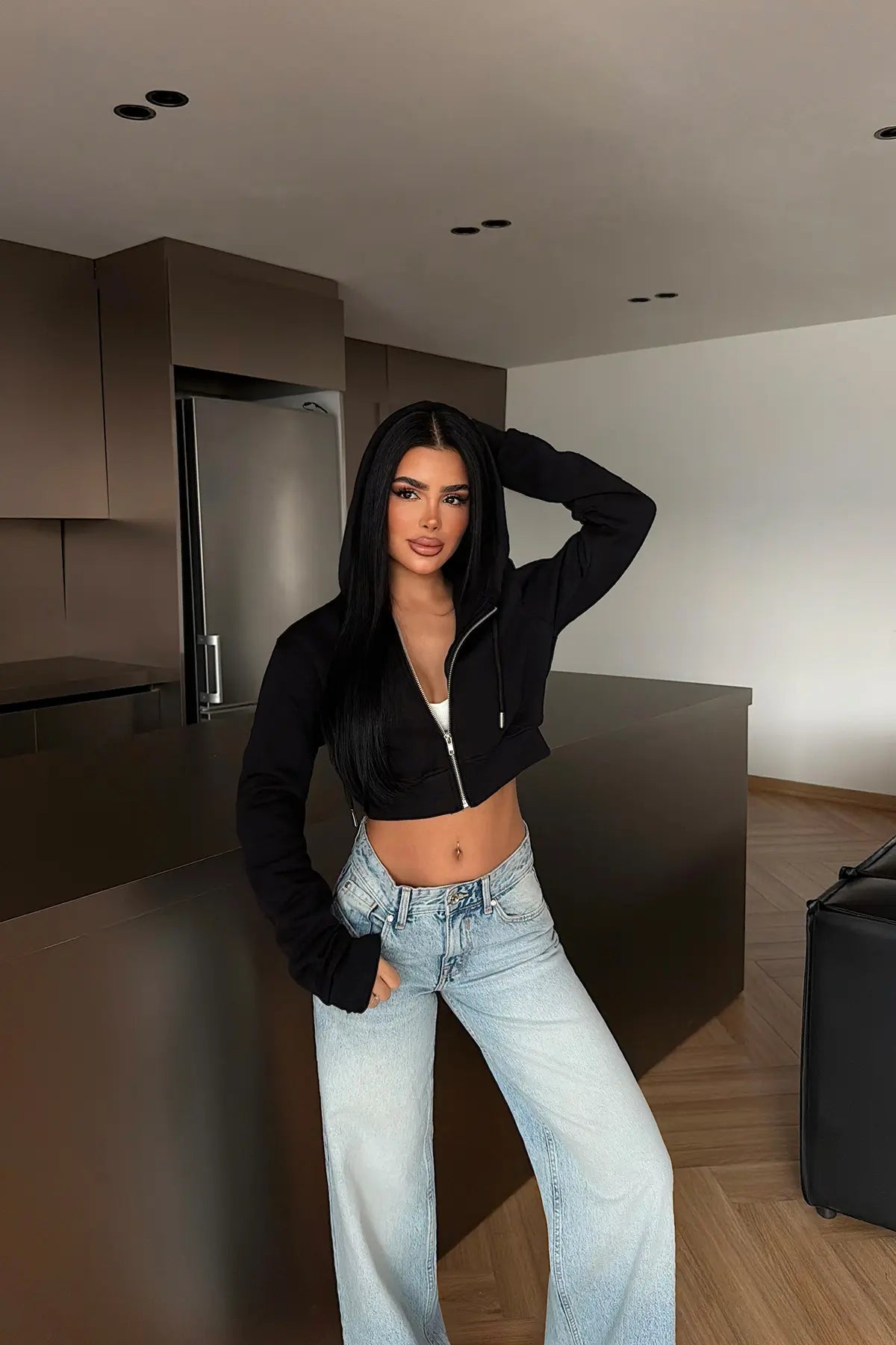 Siyah Crop Kesim Hırka