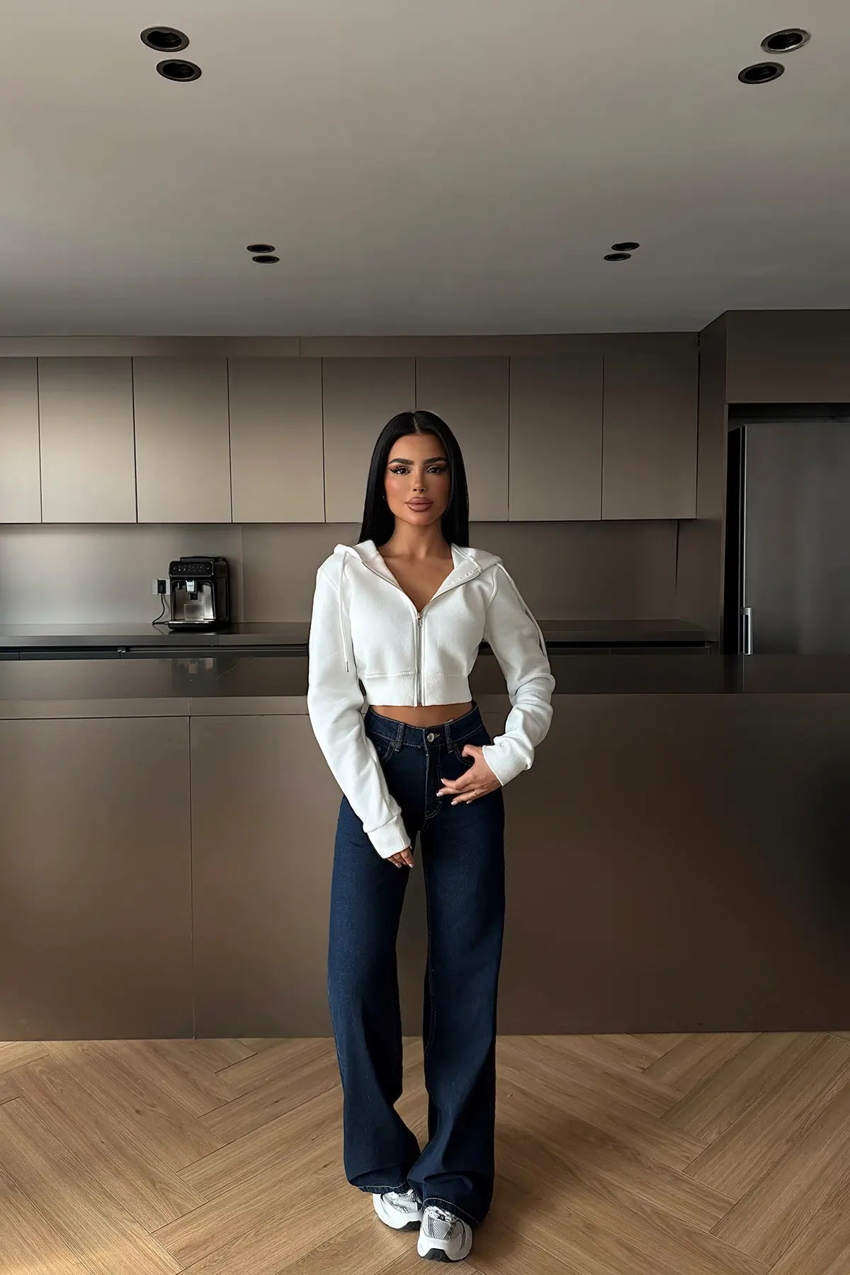 Beyaz Crop Kesim Hırka