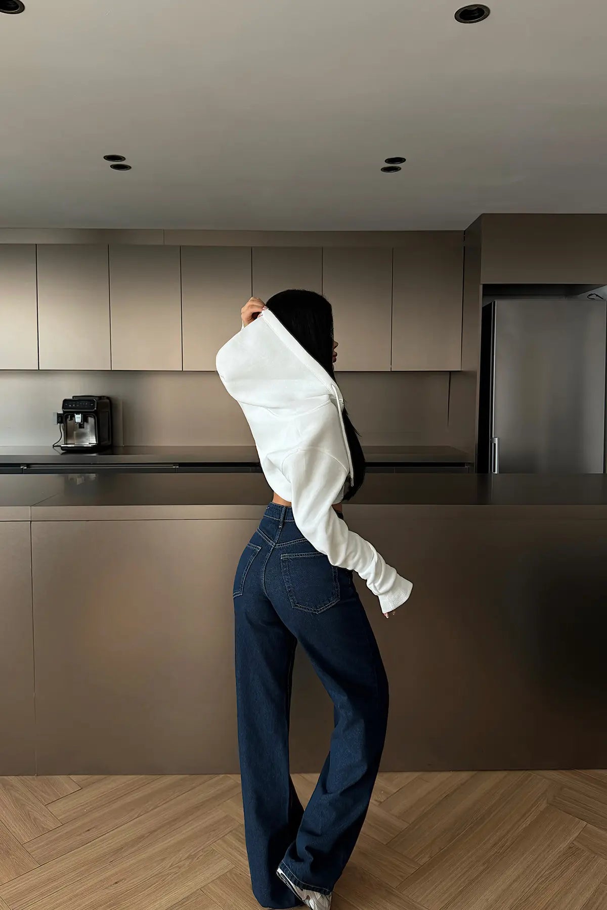 Beyaz Crop Kesim Hırka