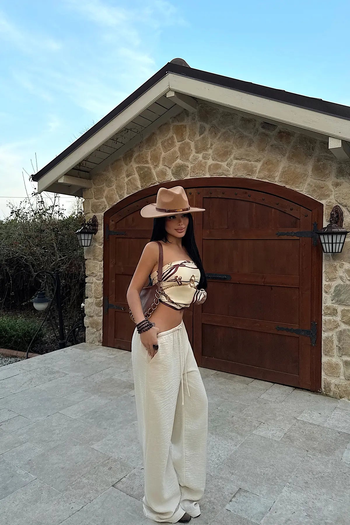 Bej Bağcıklı Bol Pantolon