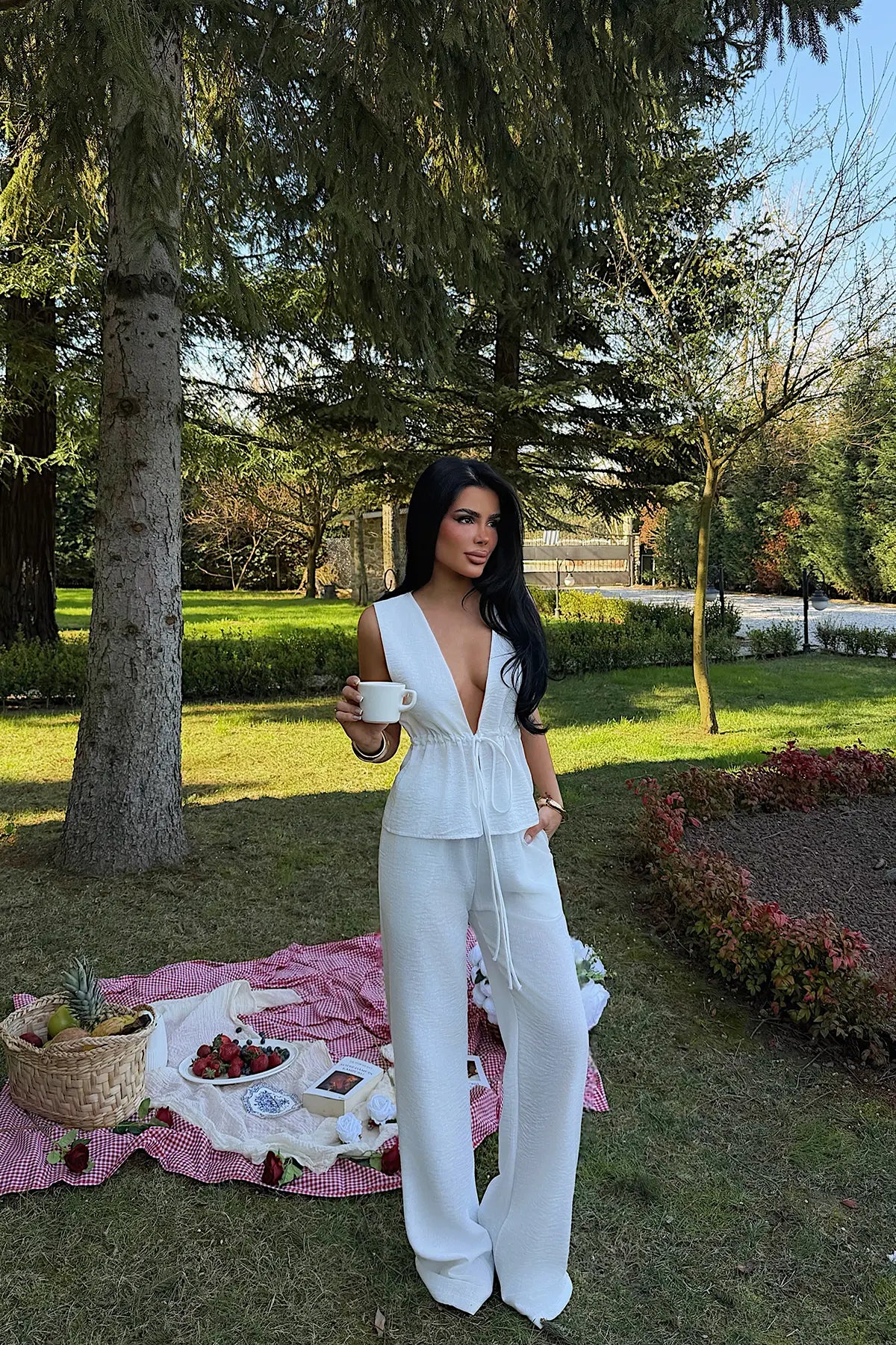 Beyaz Bağlamalı Yelek Pantolon Takım