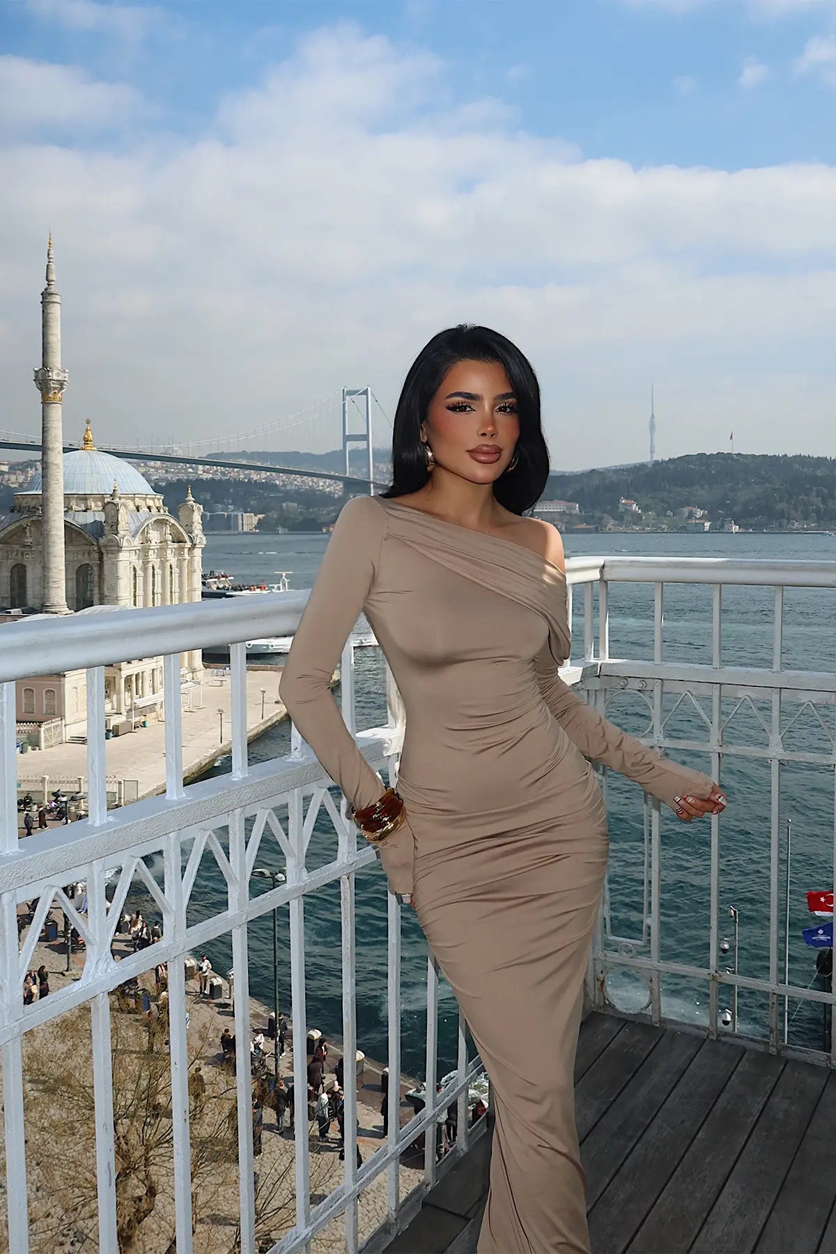 Bej Omuz Detay Uzun Elbise