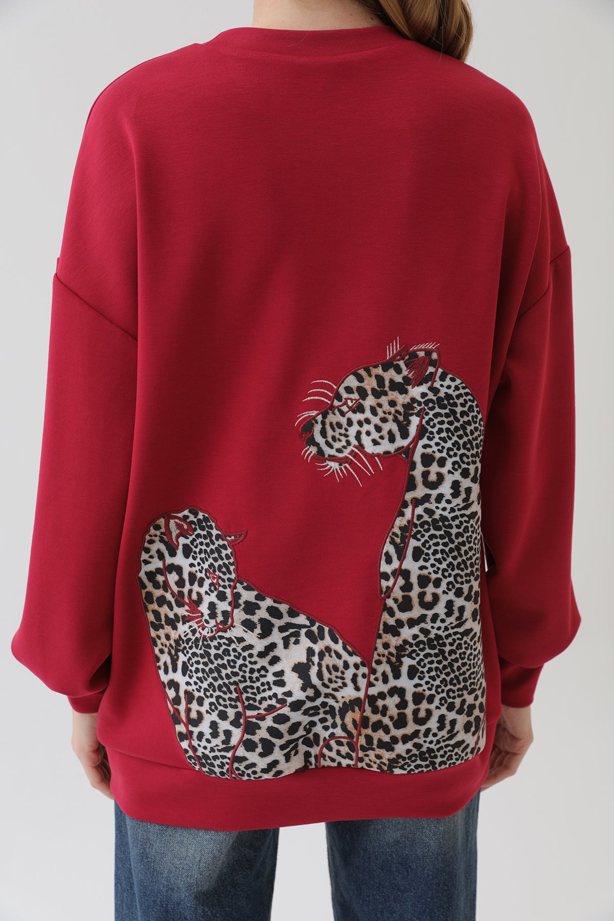 Kadın Arkası Leopar Detaylı Sweatshirt-32112SWT
