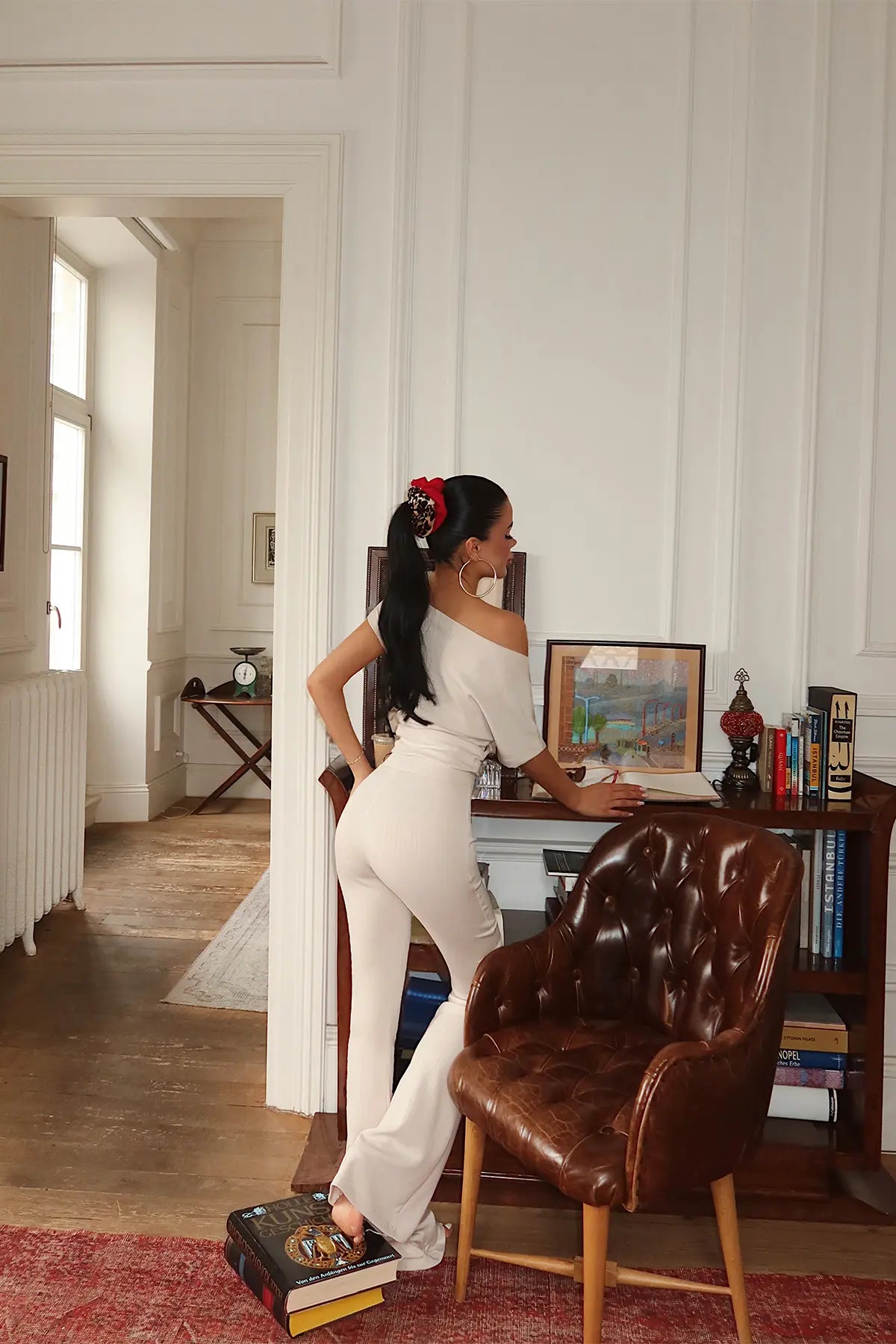 Bej Pantolonlu Takım