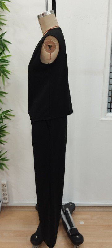 Women's Sleeveless V-Neck Button-Front Imported Crepe Top and Pants Two-Piece Set, 26004