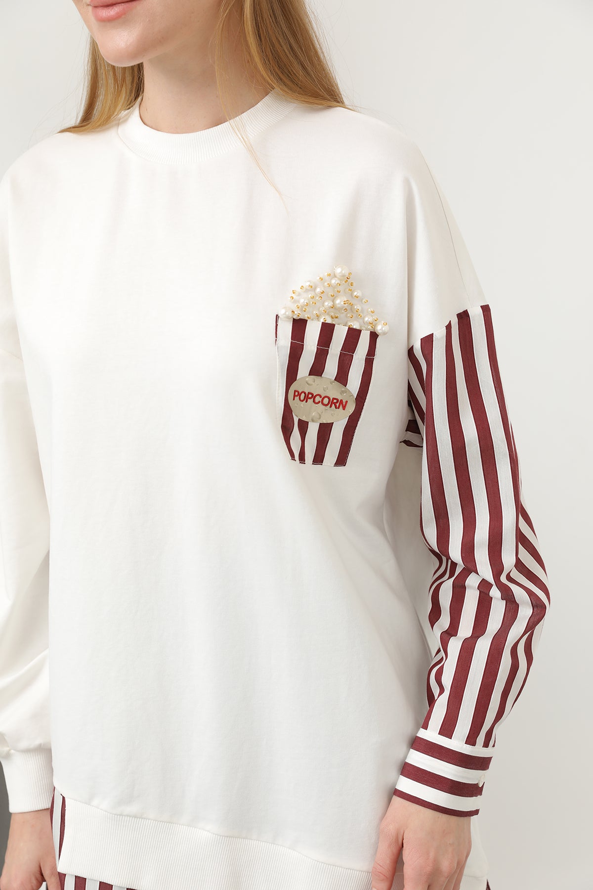 Kadın Önü Pop Corn Baskılı ve Boncuk İşlemeli Çizgi Garnili Tunik - 10651TUN
