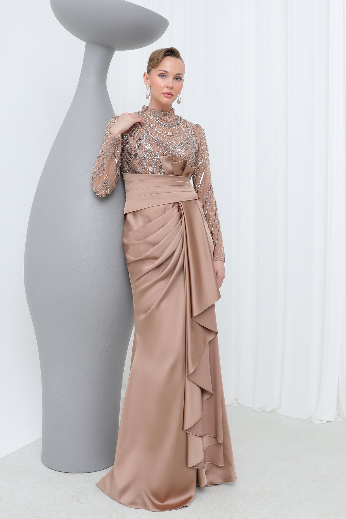 Kadın Üstü İşlemeli Bel Kısmı Drape Detaylı Saten Abiye - 12582ELB