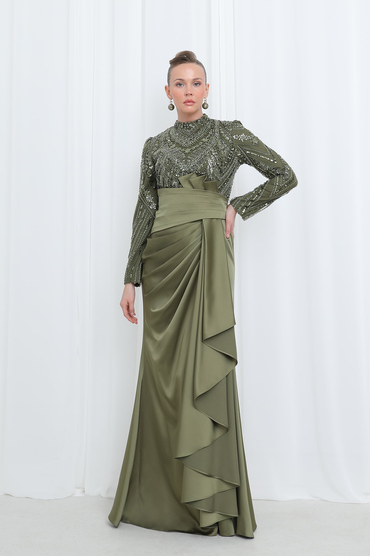 Kadın Üstü İşlemeli Bel Kısmı Drape Detaylı Saten Abiye - 12582ELB - KHAKI