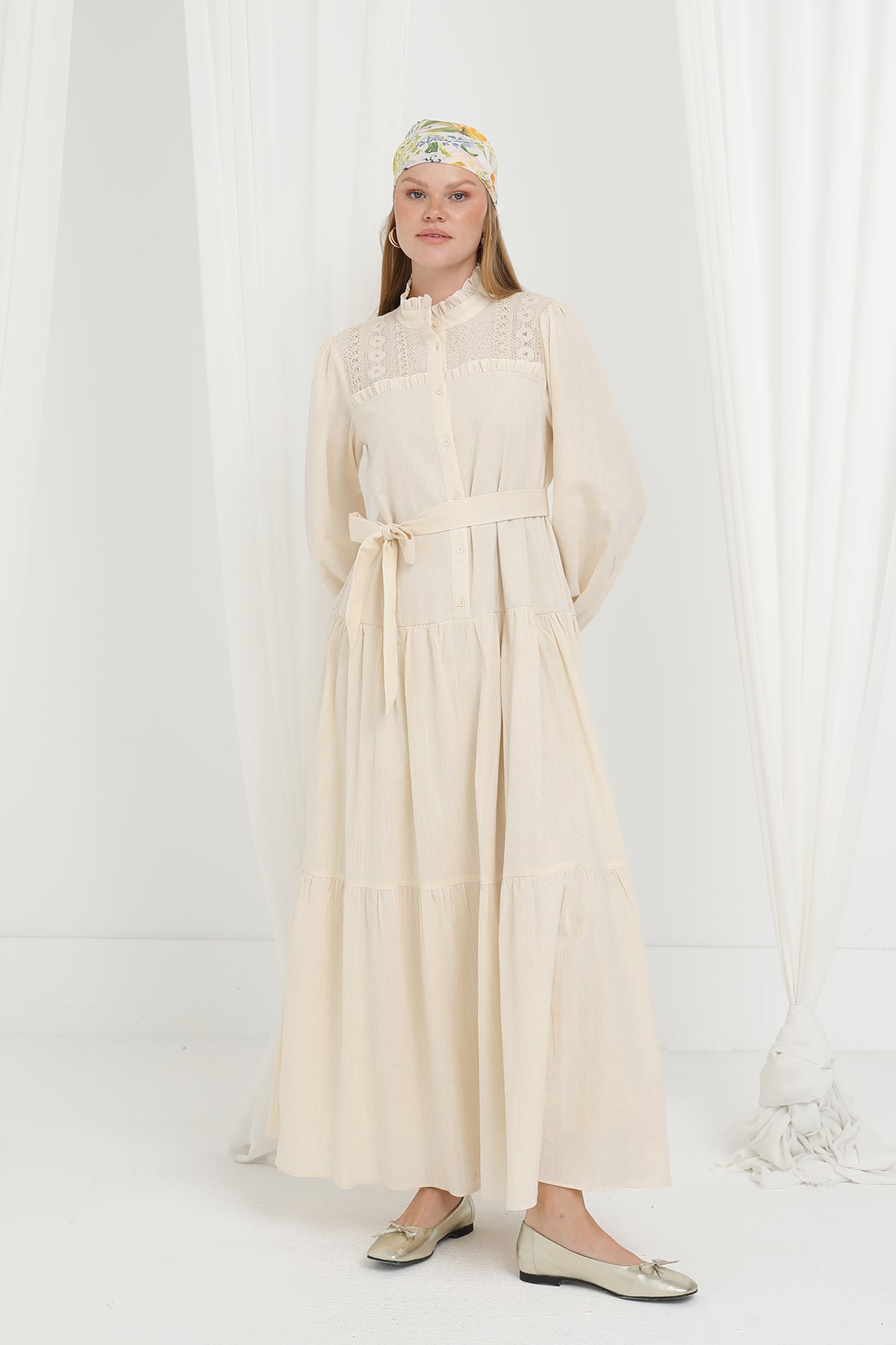 Kadın Hakim Yaka Dantel Detaylı Katlı Elbise - 12632ELB - BEIGE