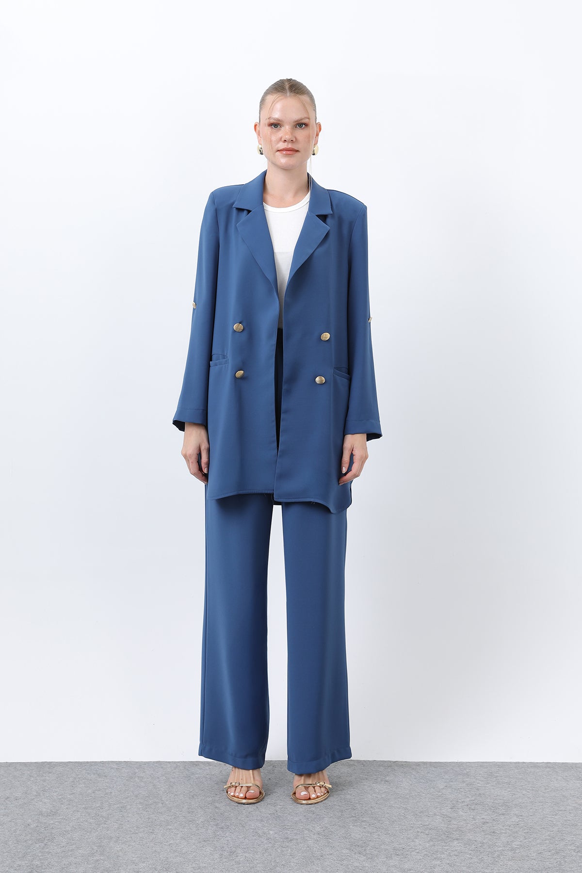 Kadın Düğme Detaylı Pantolonlu Blazer Ceket Takım - 14321TKM