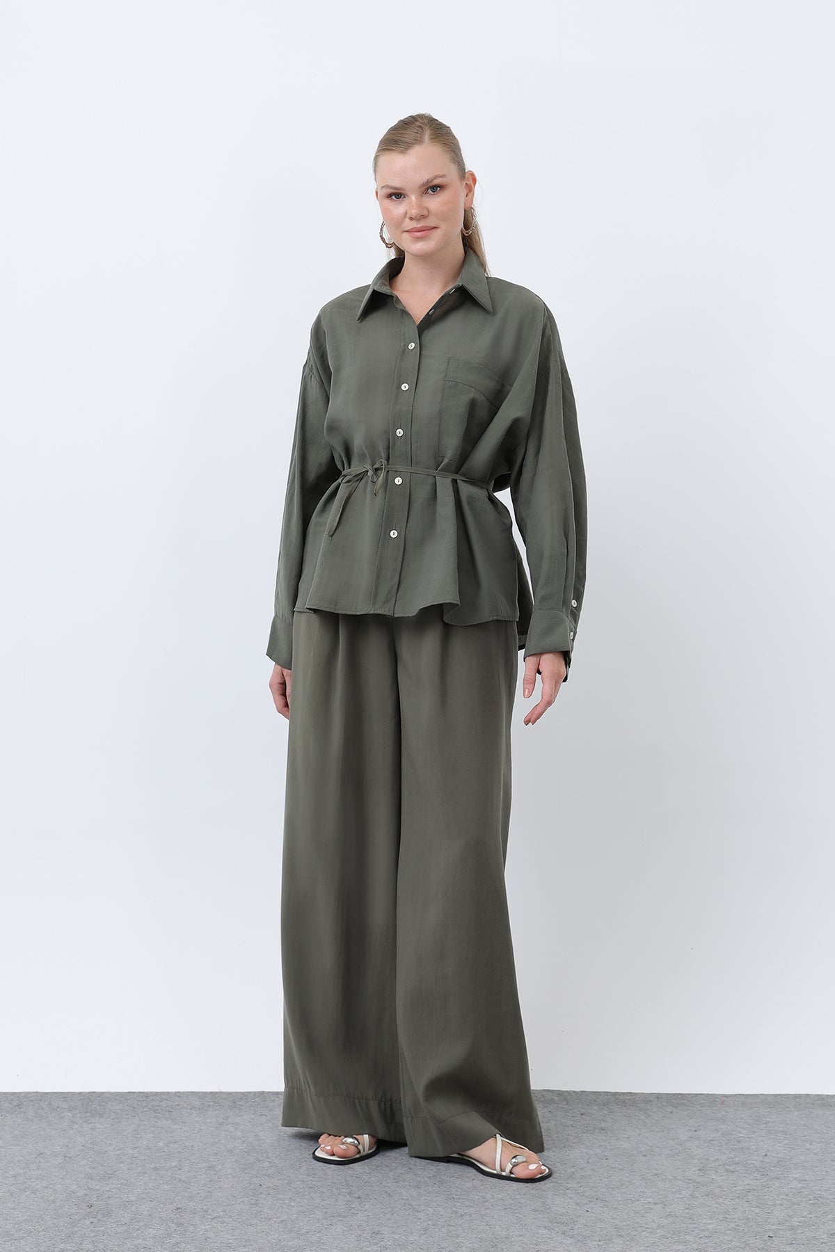 Kadın Arkası Biye Detaylı Pantolonlu Takım - 14335TKS - KHAKI