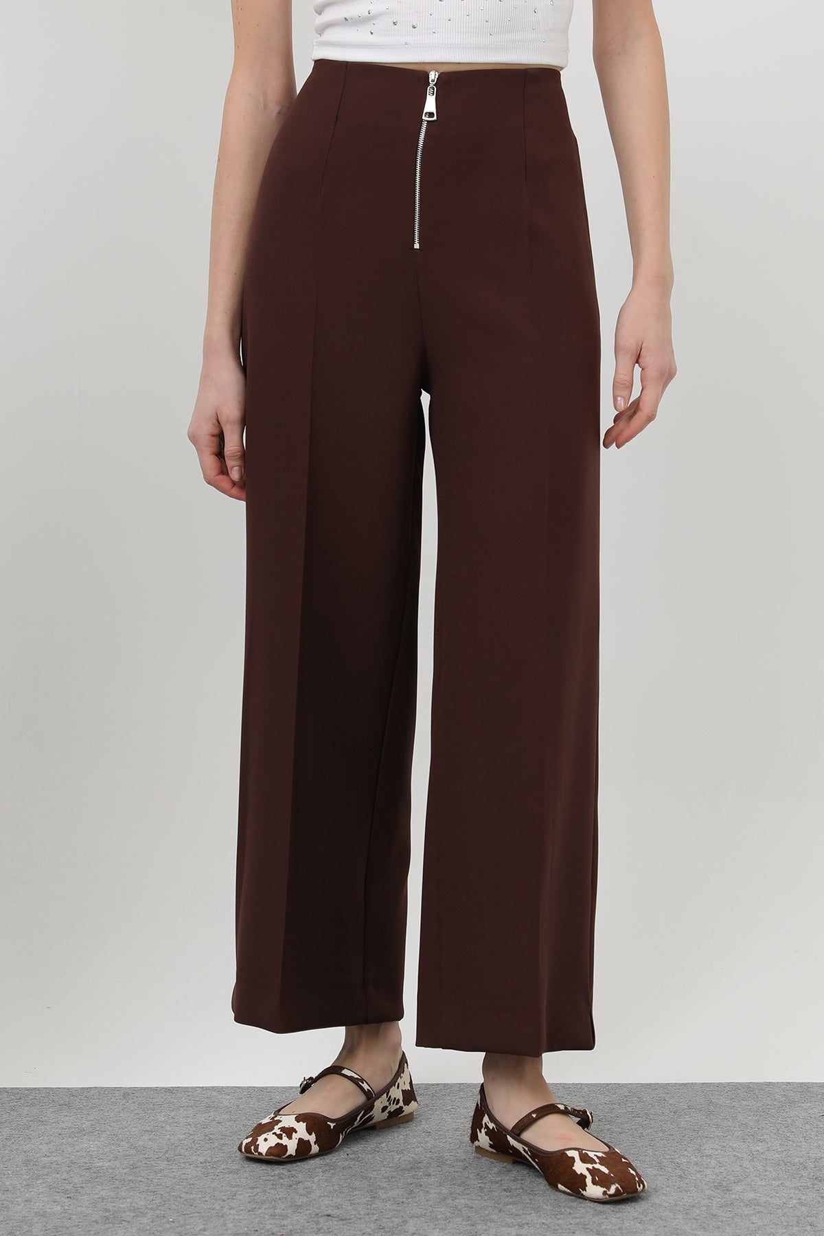 Kadın Fermuar Detaylı Pensli Pantolon- 18228PNT