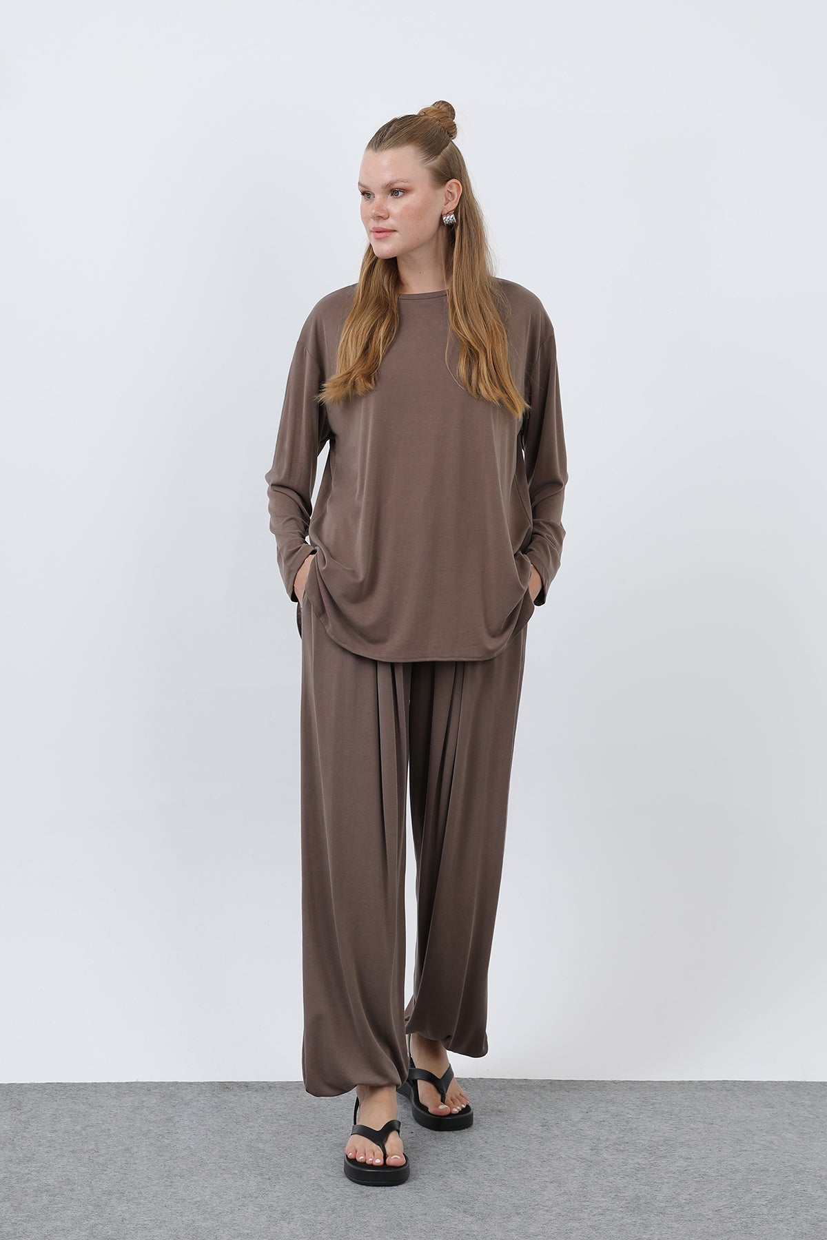 Kadın Oversize Viskon Relax Takım
-20663TKS - BROWN