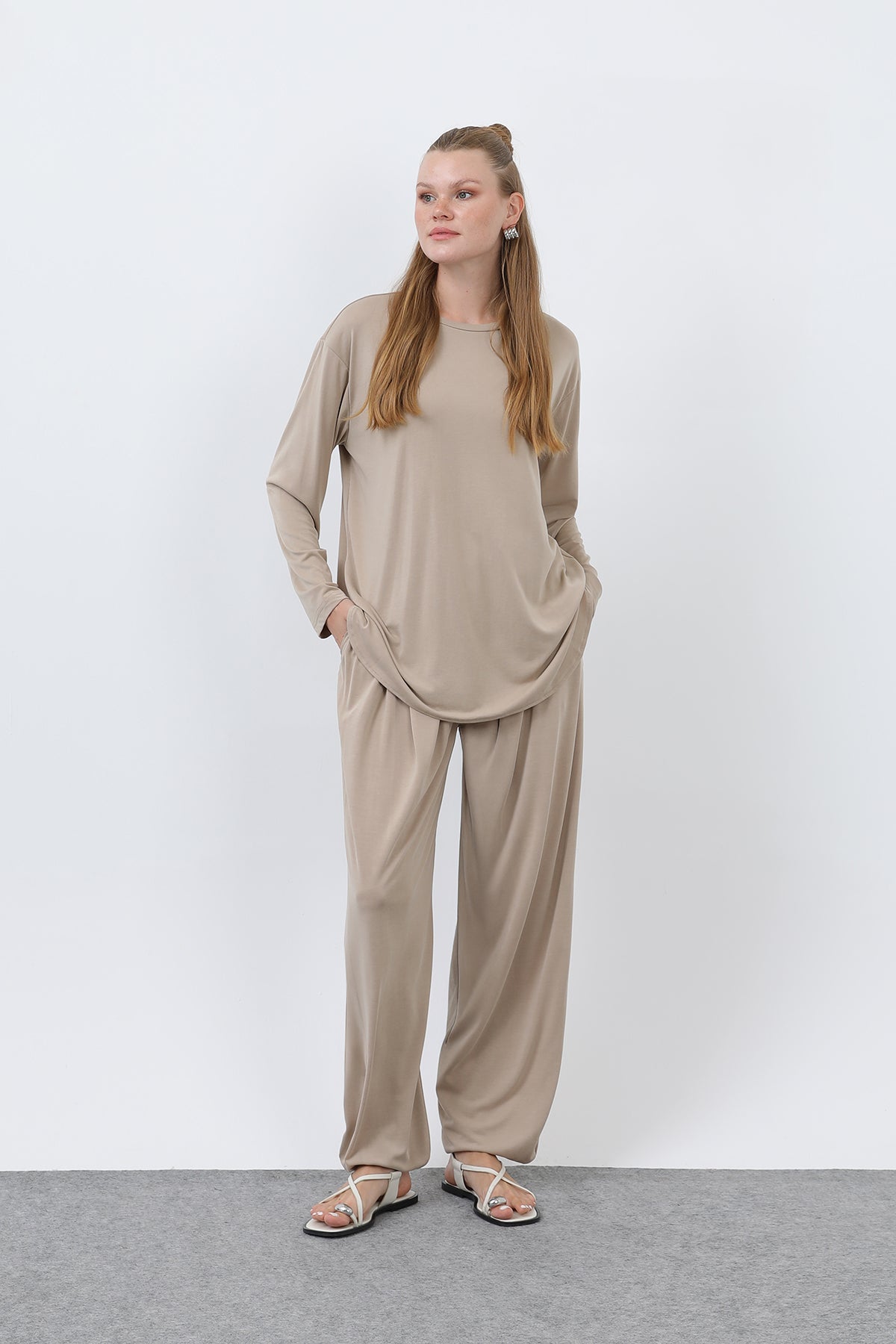 Kadın Oversize Viskon Relax Takım
-20663TKS - BEIGE
