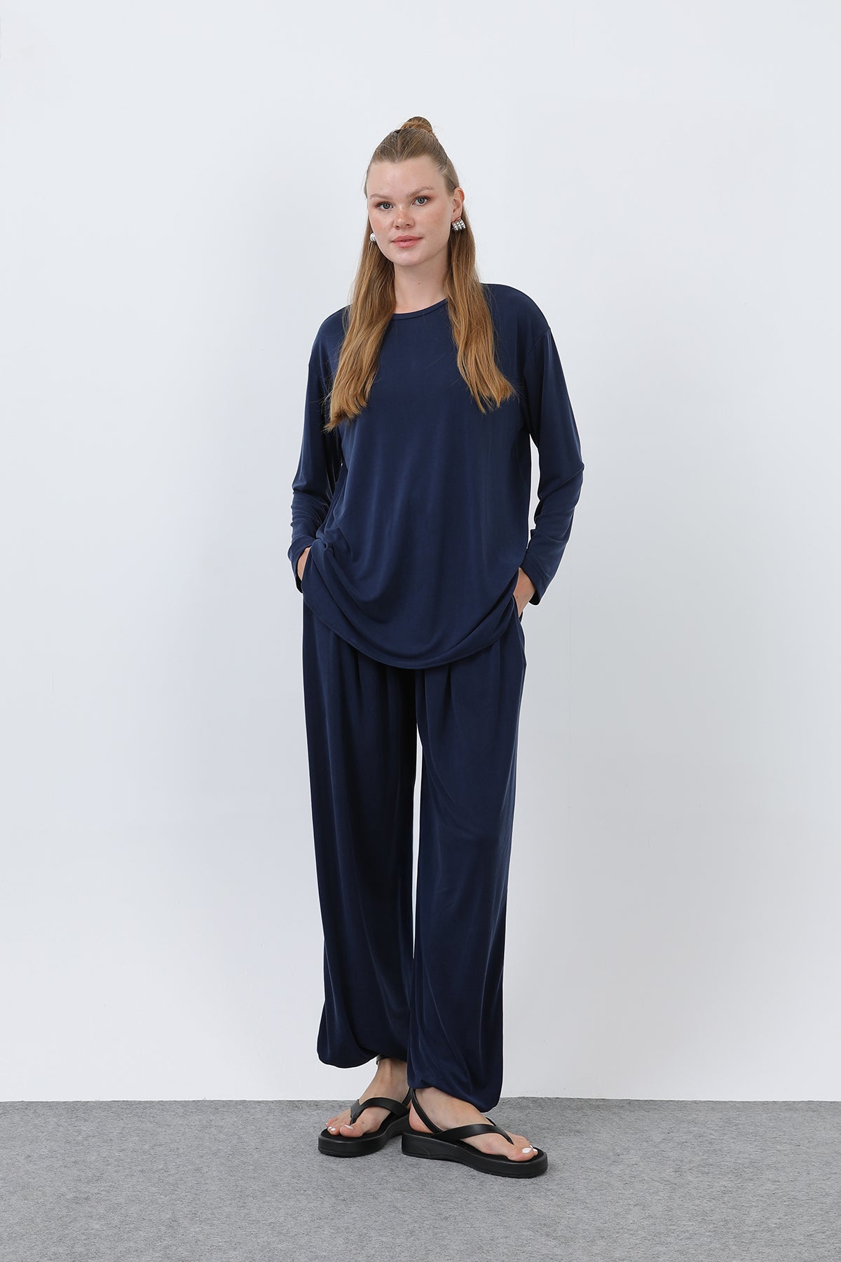 Kadın Oversize Viskon Relax Takım
-20663TKS - NAVY