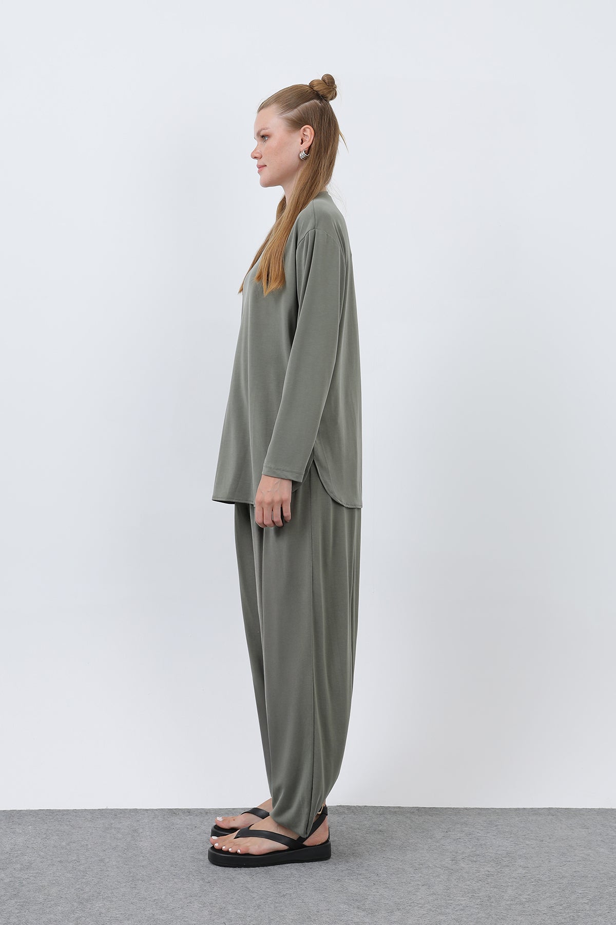 Kadın Oversize Viskon Relax Takım
-20663TKS