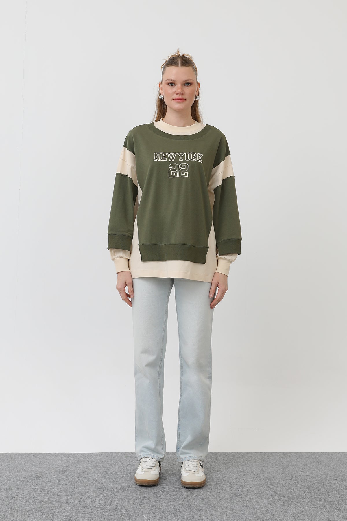 Kadın Önü Nakışlı Sweat - 32121SWT
