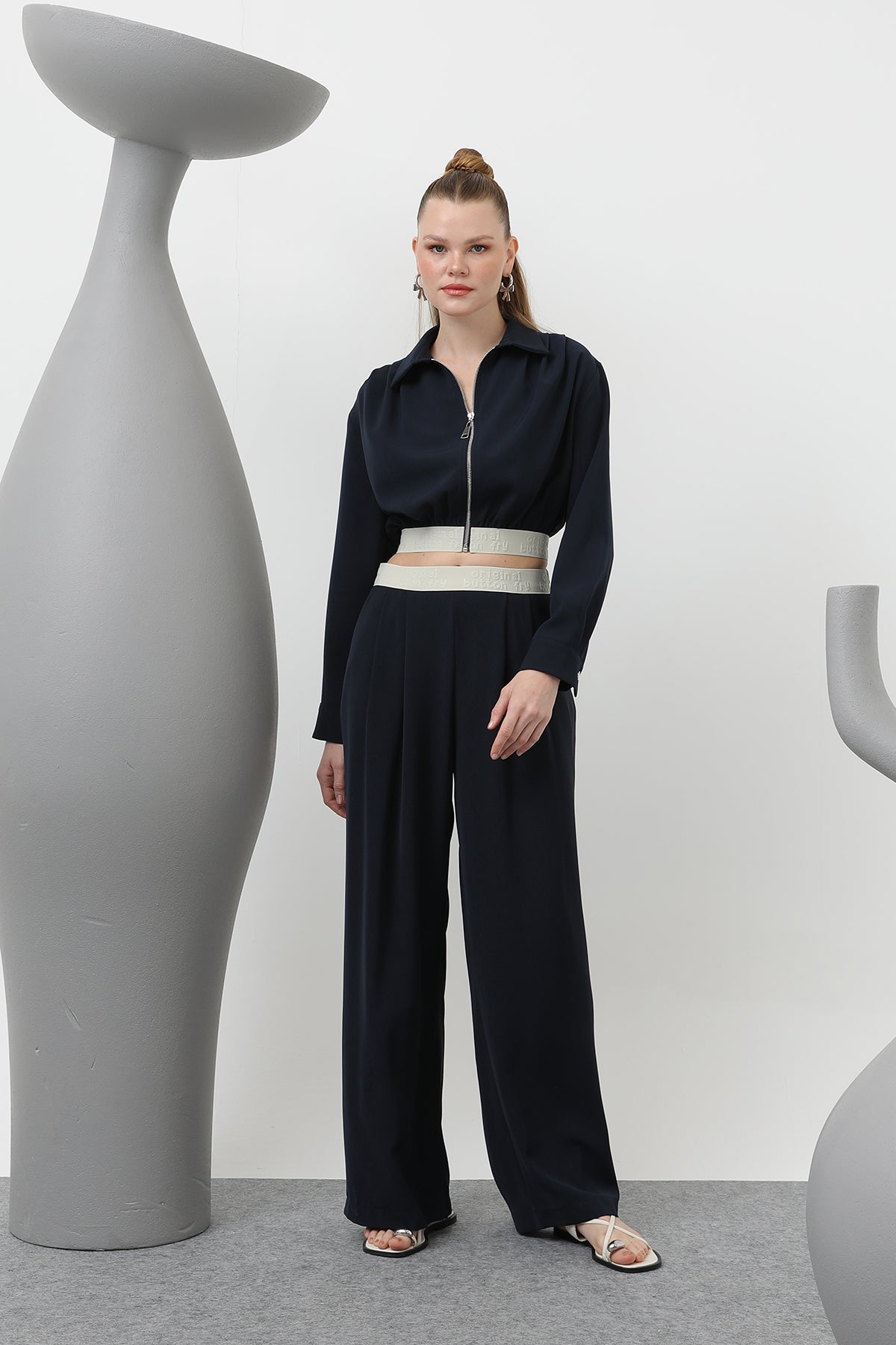 Pileli Lastik Detaylı Ceket - 32145CKT - NAVY