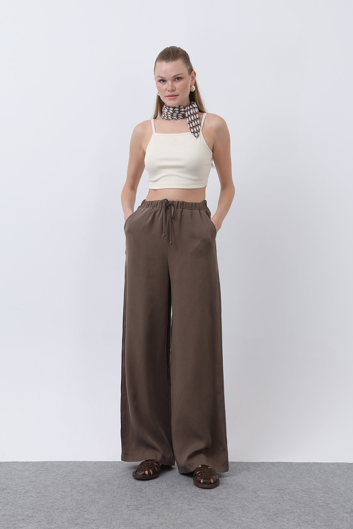 Kadın Bel Lastikli Yanları Biyeli Pantolon - 32231PNT - BROWN