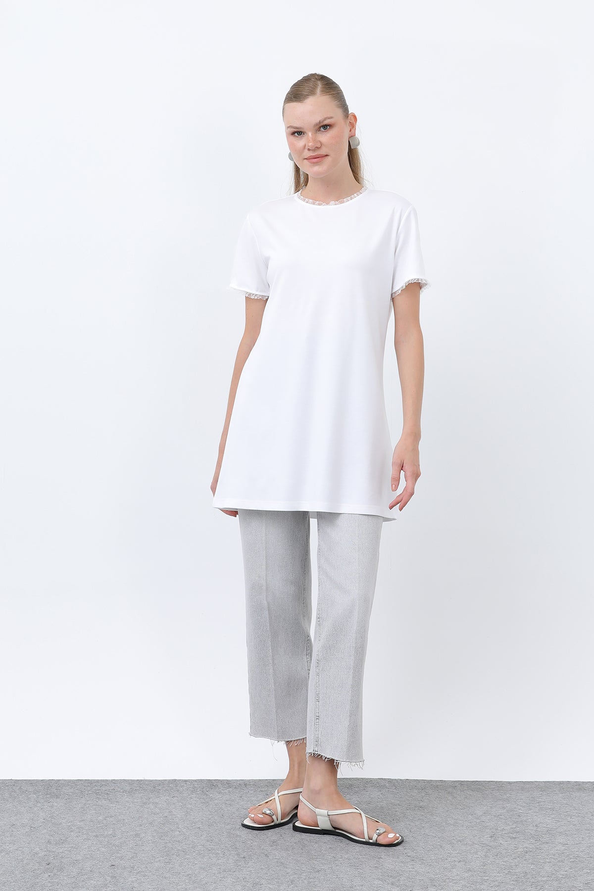 Kadın Minimalist Ribana Detaylı Basic T-Shirt
-40013TSH - ECRU