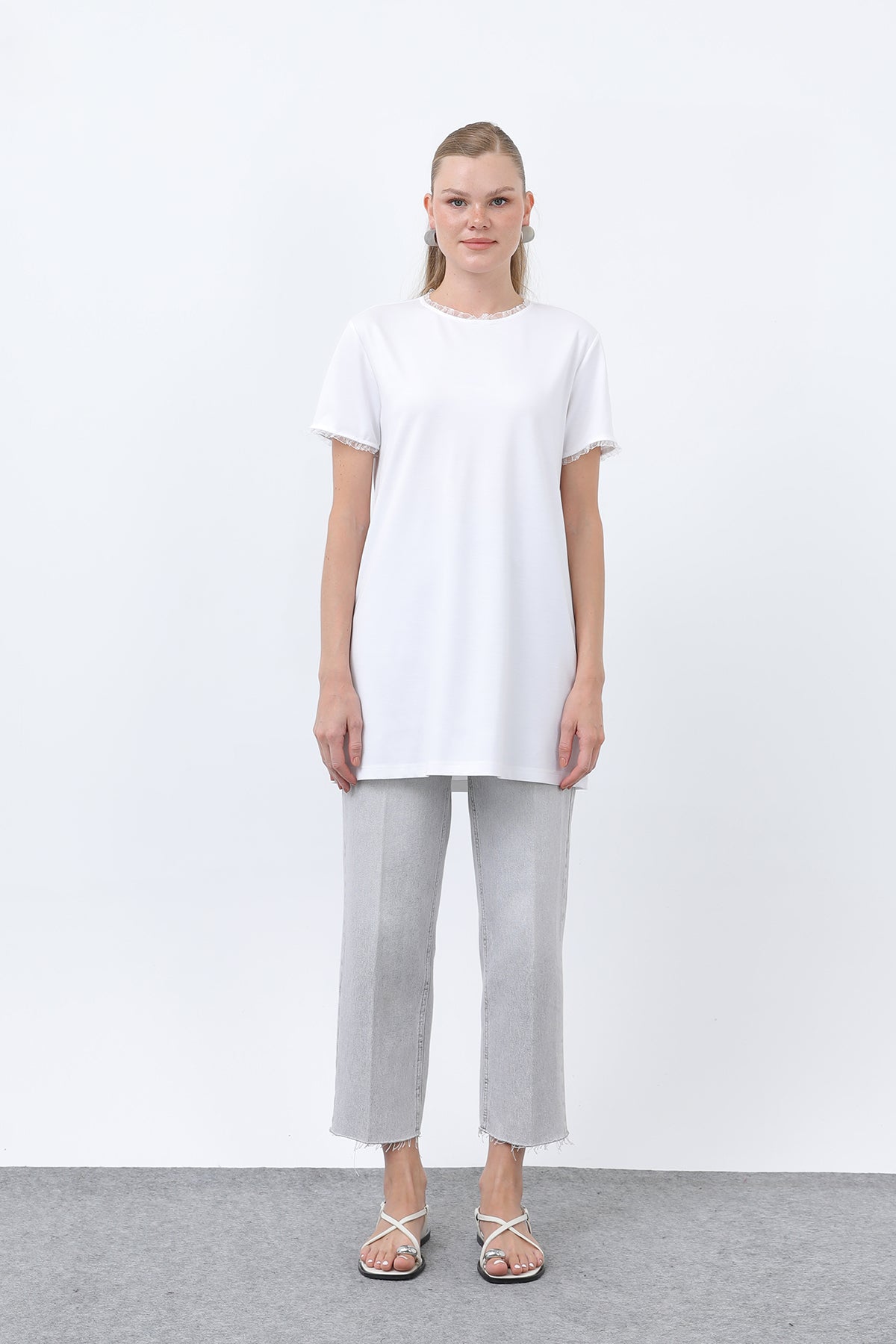 Kadın Minimalist Ribana Detaylı Basic T-Shirt
-40013TSH
