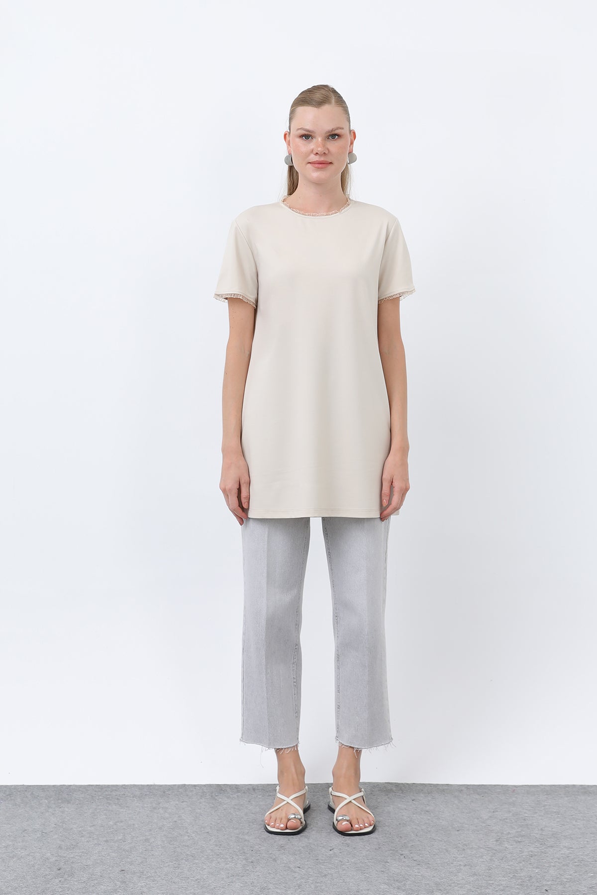 Kadın Minimalist Ribana Detaylı Basic T-Shirt
-40013TSH