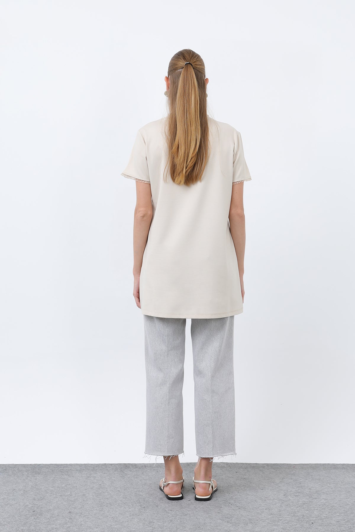 Kadın Minimalist Ribana Detaylı Basic T-Shirt
-40013TSH