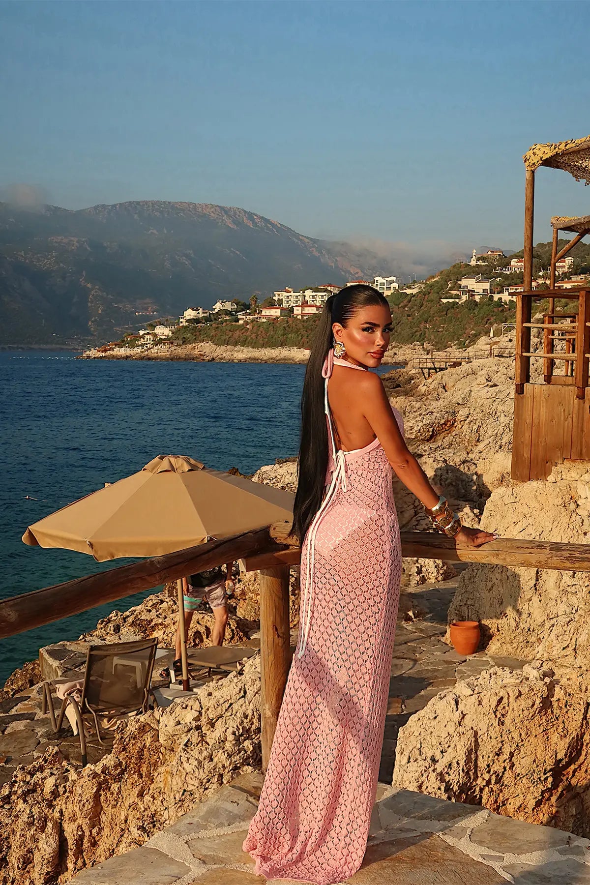 Pembe Sırt Detay Triko Elbise