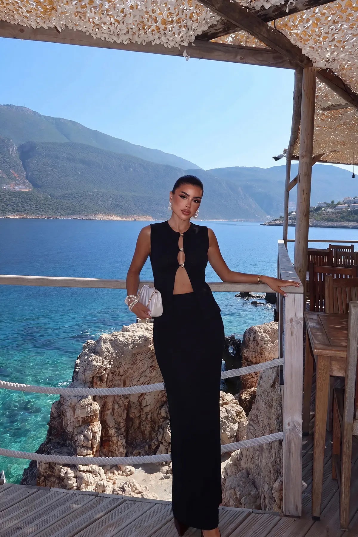 Siyah Düğmeli Yelek Takım
