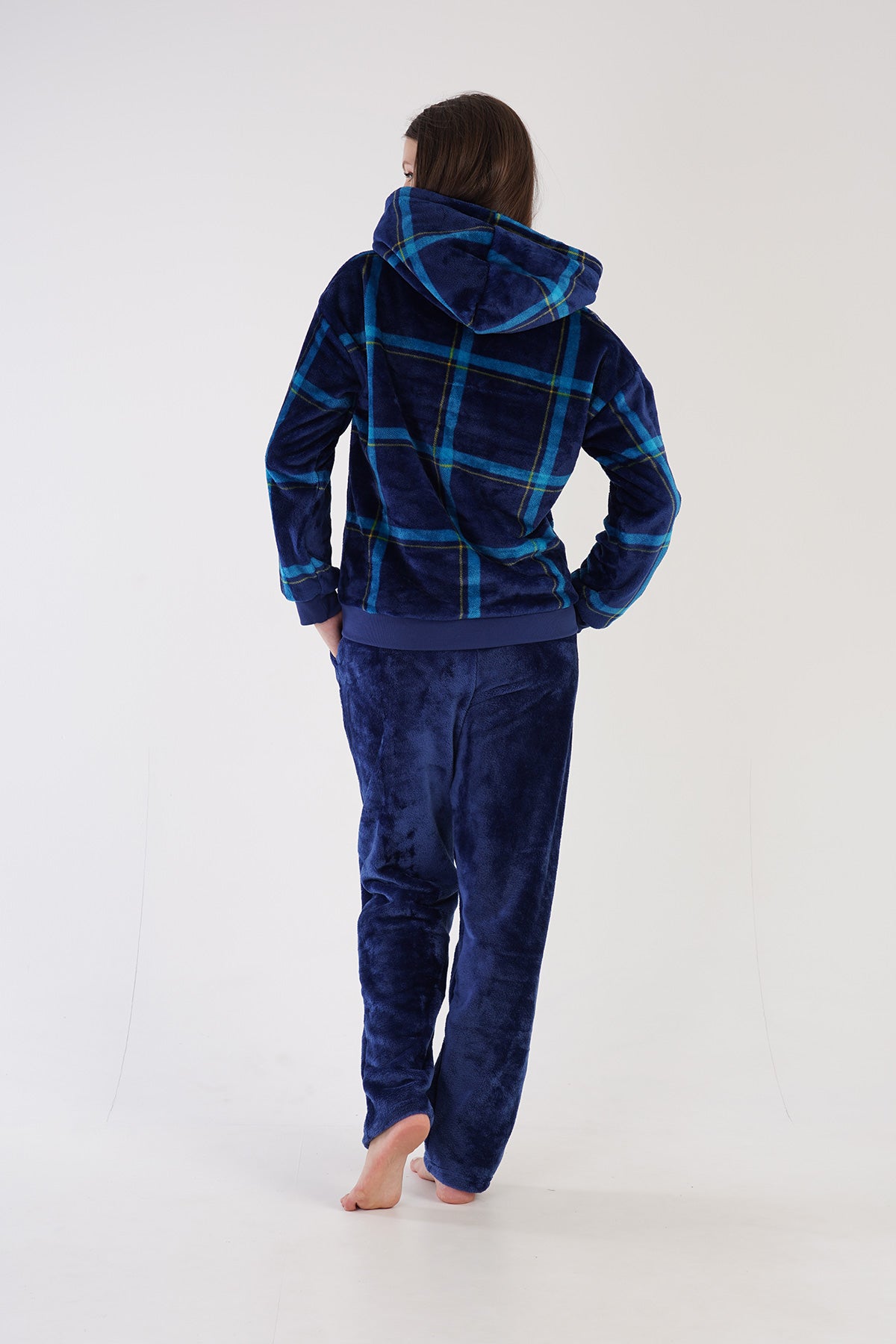 KADIN SOFT KAPSONLU DUSUK OMUZLU UZUN KOL KANGURU CEPLI MANSETLI PIJAMA TAKIM - INDIGO