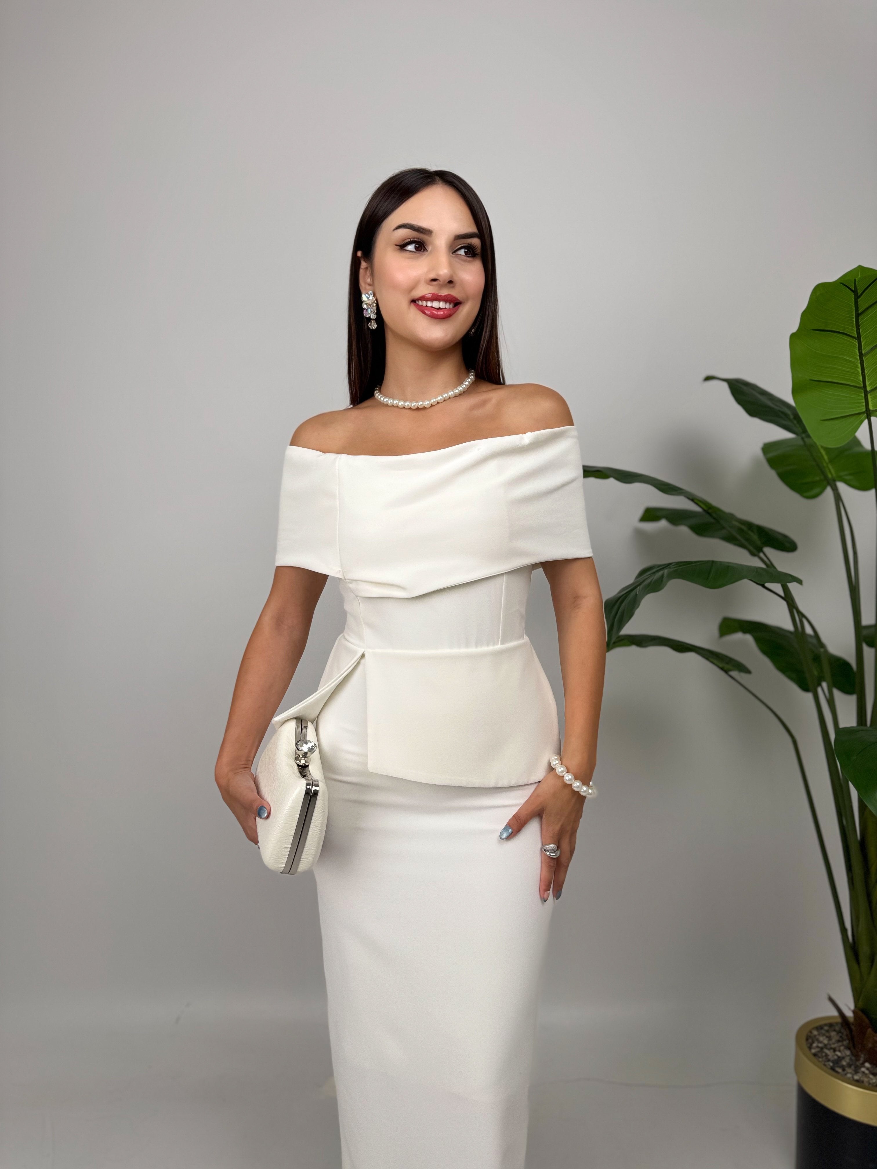 3044 KAYIK YAKA GÜLLÜ ELBİSE