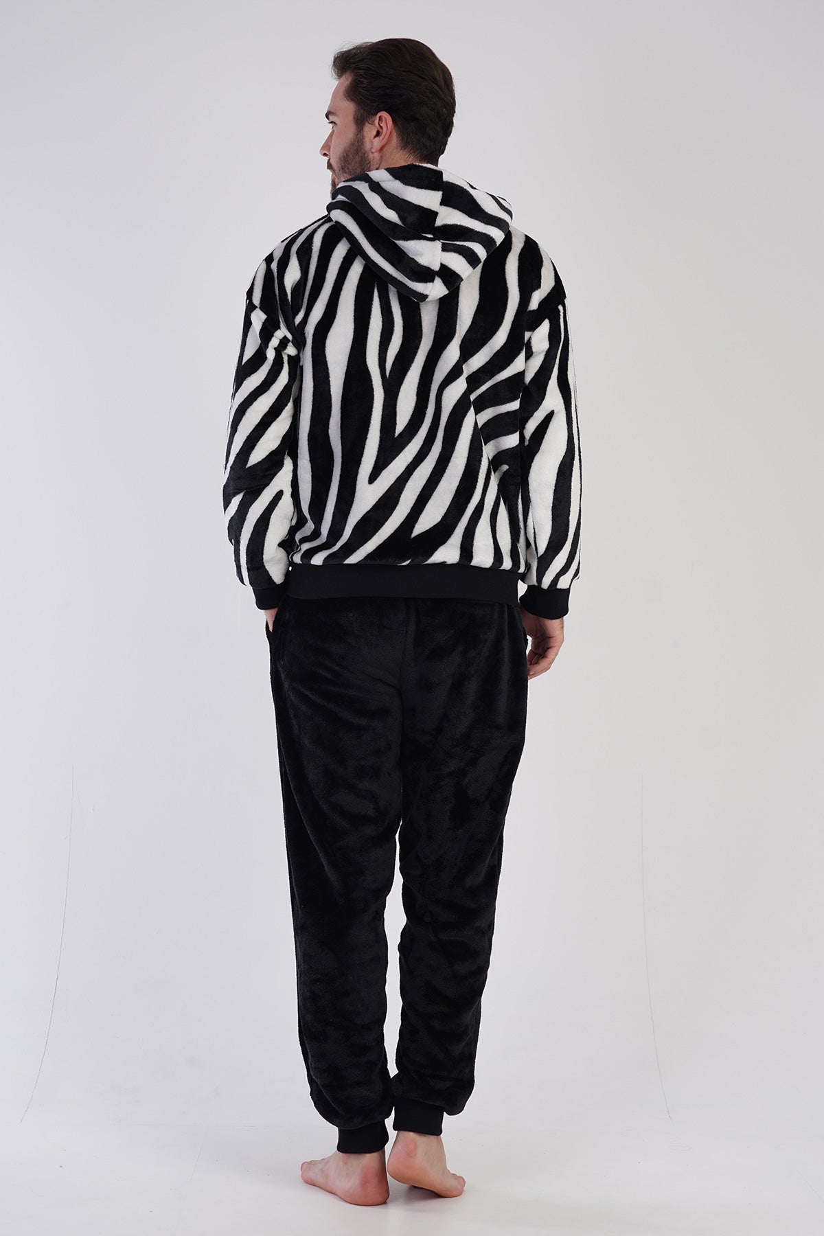 CEPLI ERKEK SOFT KAPSONLU DUSUK OMUZLU UZUN KOL FERMUARLI MANSETLI CEPLI PIJAMA TAKIM