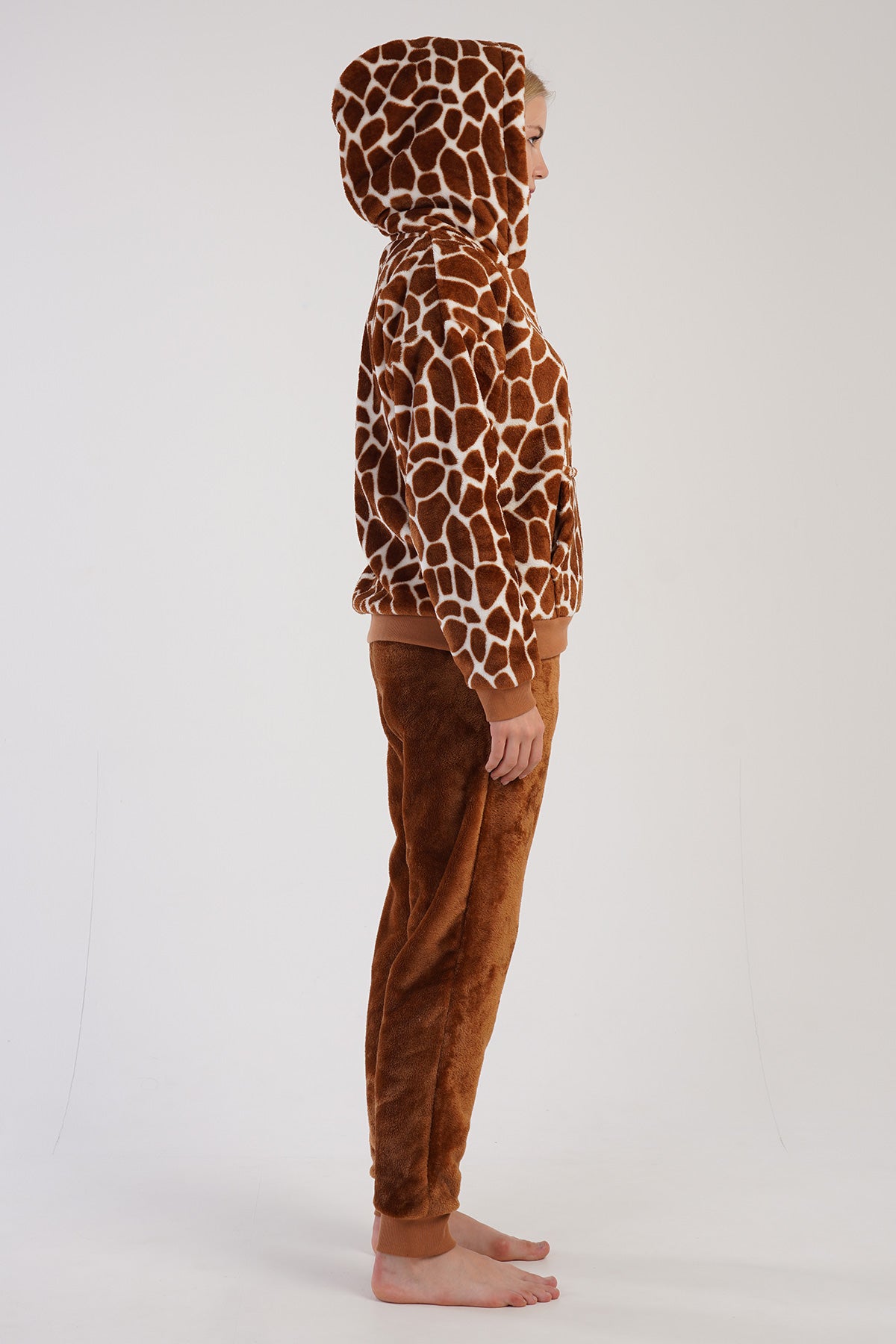 KADIN SOFT KAPSONLU DUSUK OMUZLU YARIM FERMUARLI UZUN KOL MANSETLI CEPLI PIJAMA TAKIM