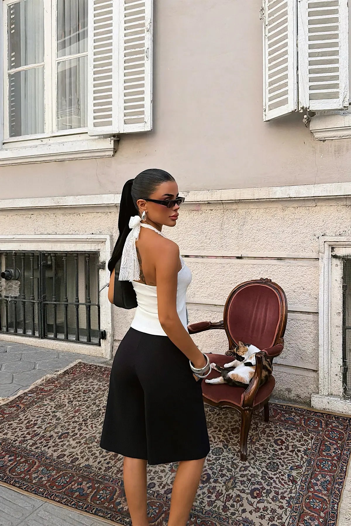 Beyaz Bağlamalı Dantel Detay Crop Top